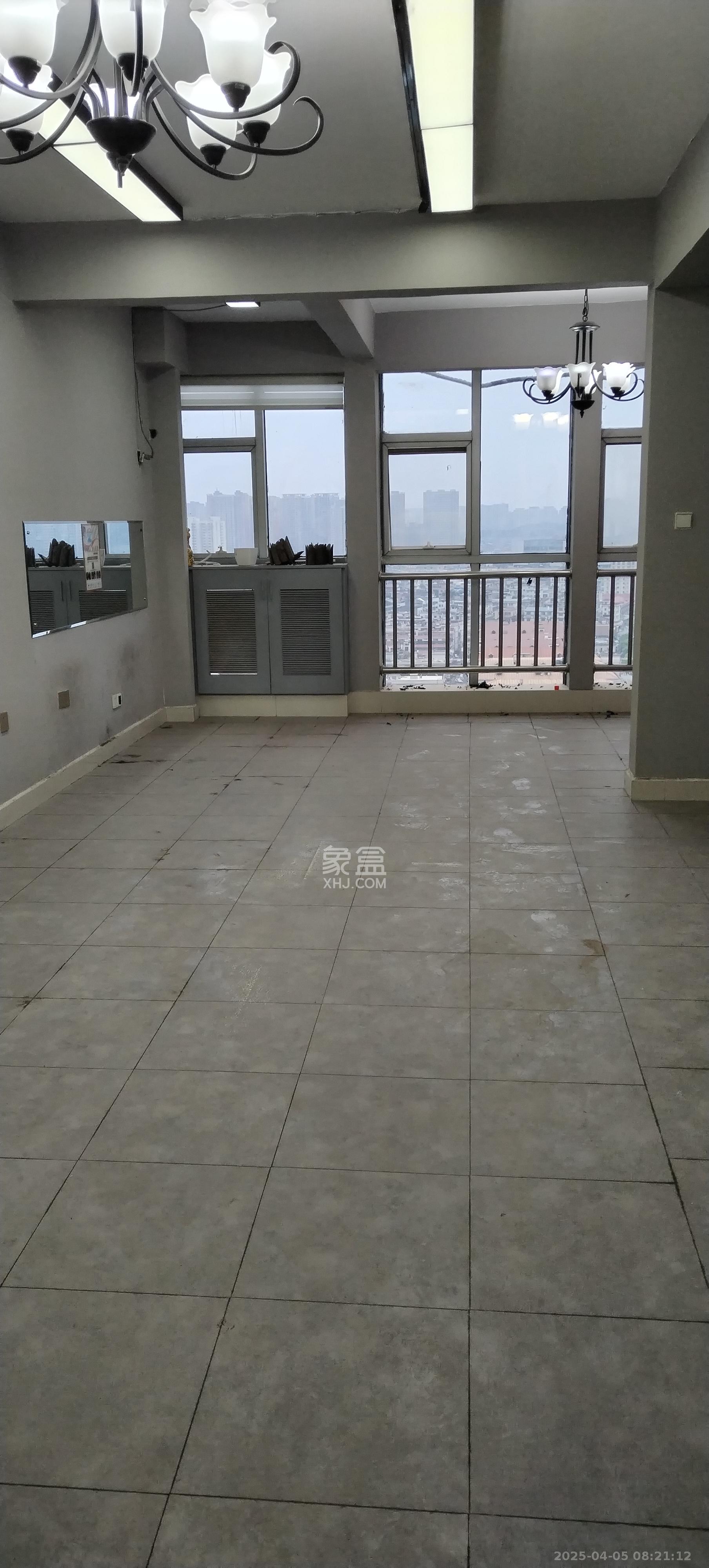 红星国际星城  2室1厅1卫    1800.0元/月 红星国际星城  2室1厅1卫    1800.0元/月