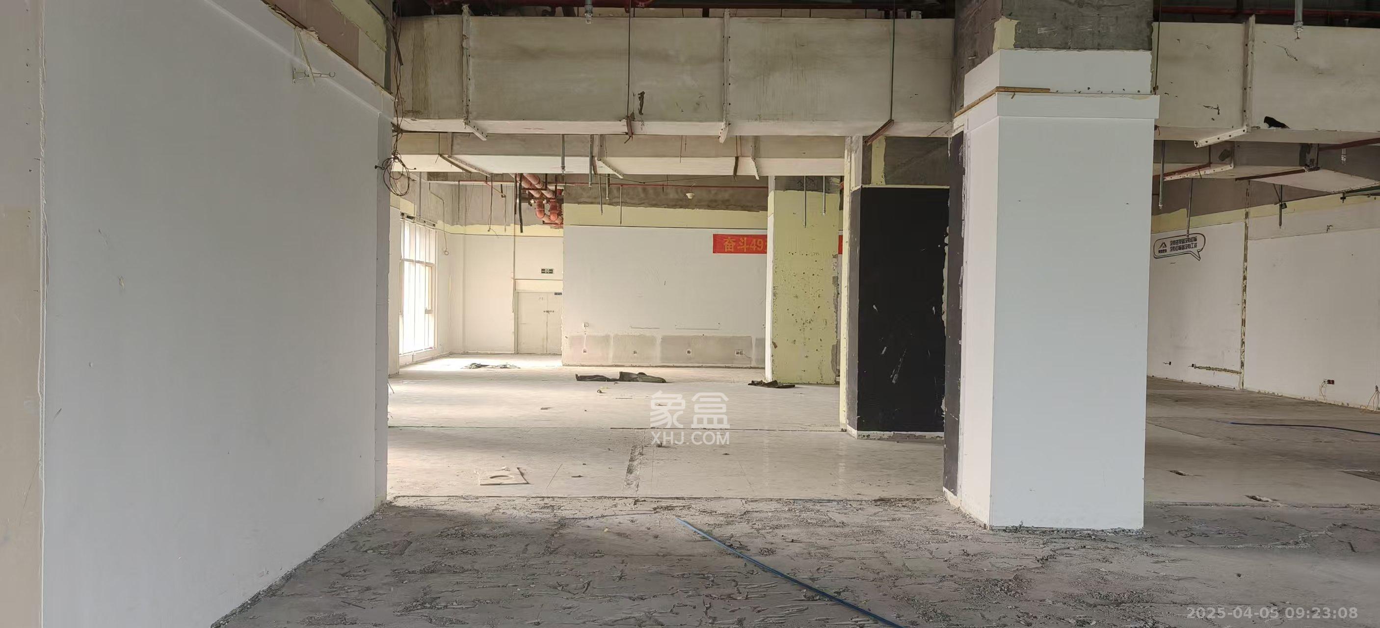 星大峰汇商务楼（星隆国际广场/星大花园）   690.31㎡      26000.0元/月室内图