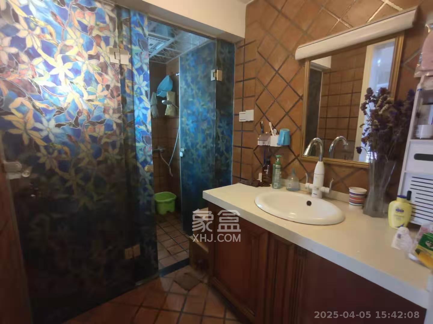 卓越蔚蓝海岸三期  3室2厅1卫   2500.00元/月室内图