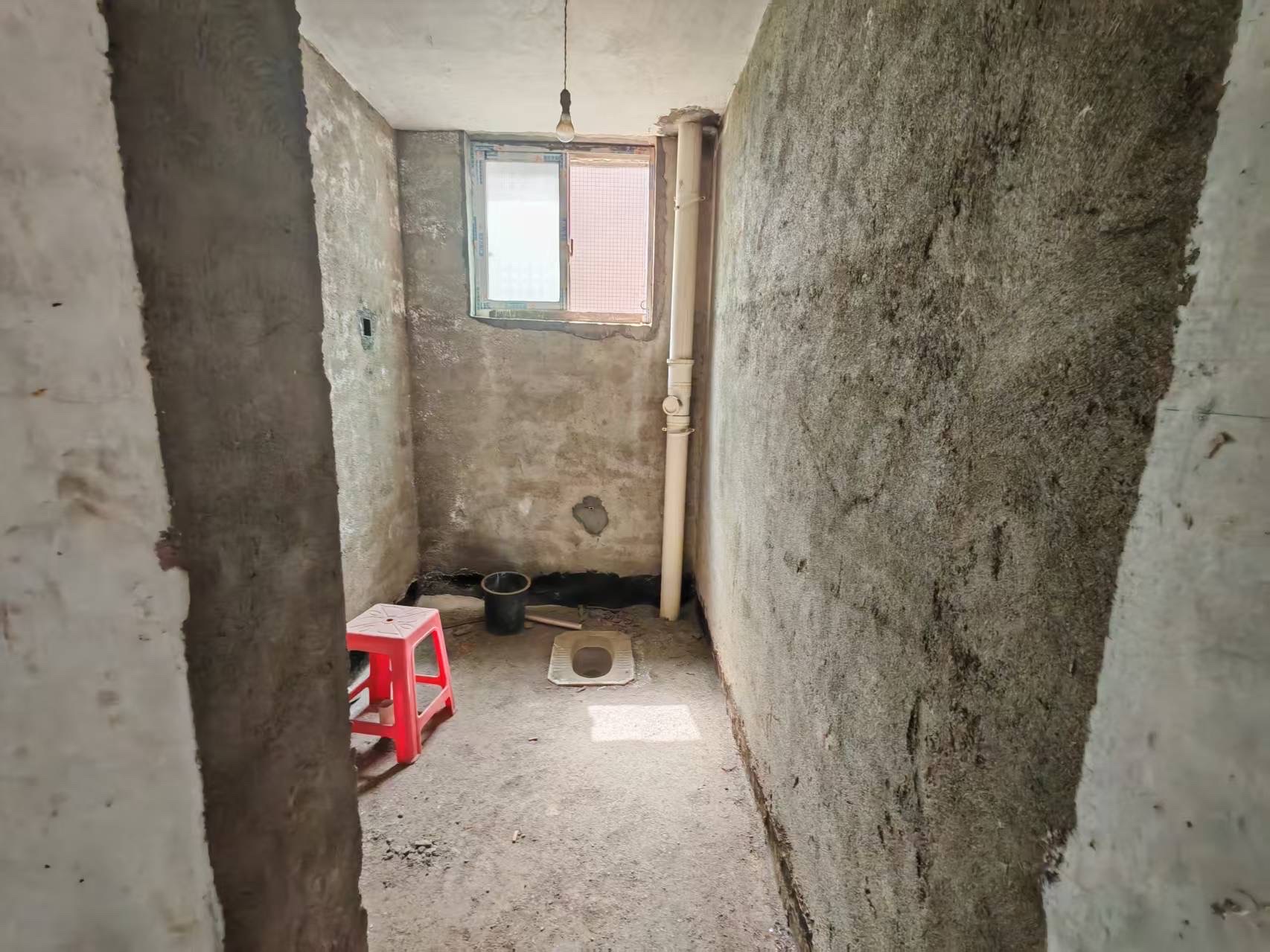 欣业家园  4室2厅2卫    60.0万 欣业家园  4室2厅2卫    60.0万客厅