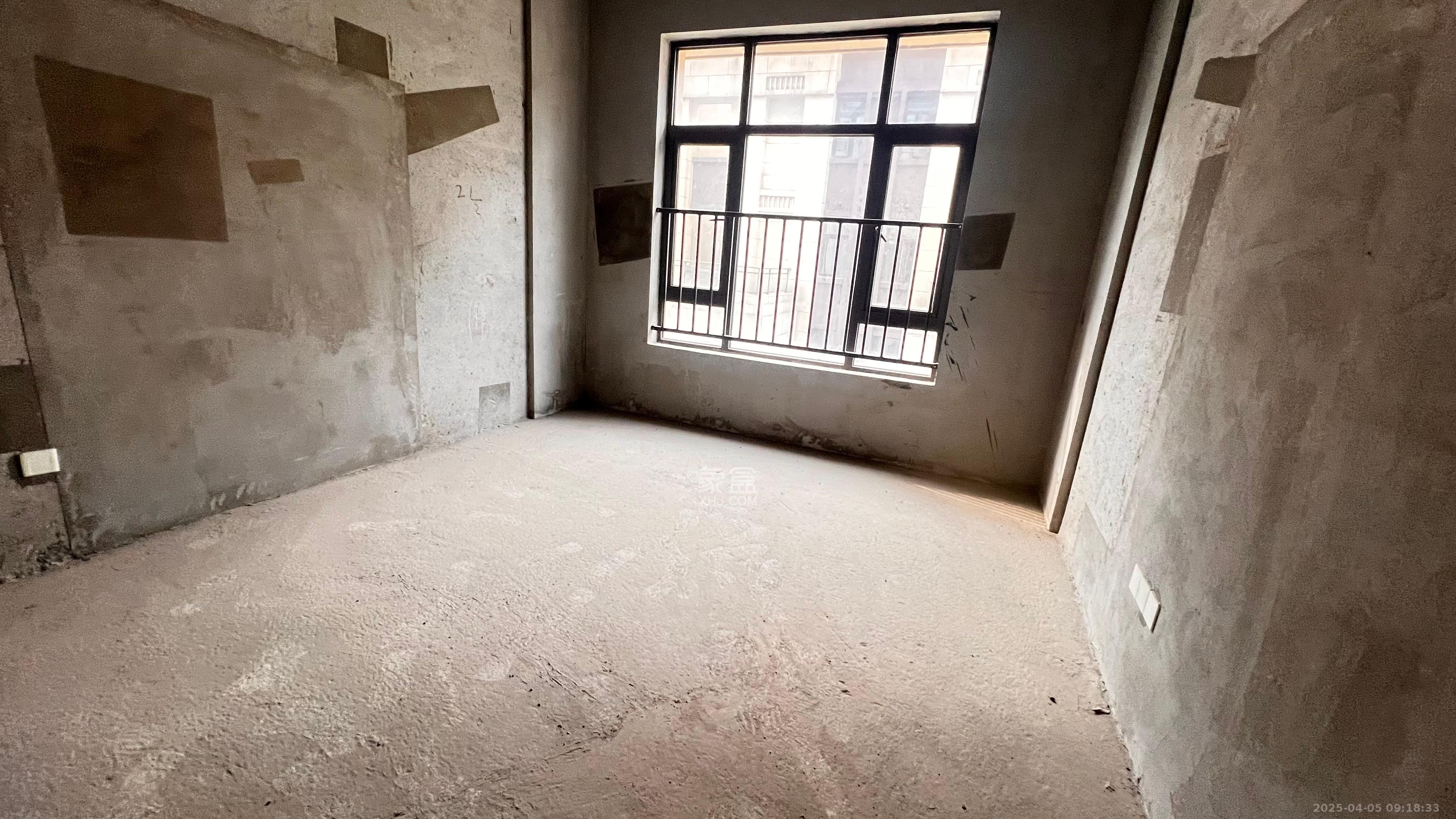 新城璟隽(麓华新城) 4室2厅1卫 128.0万 新城璟隽(麓华新城) 4室2厅1卫 128.0万客厅