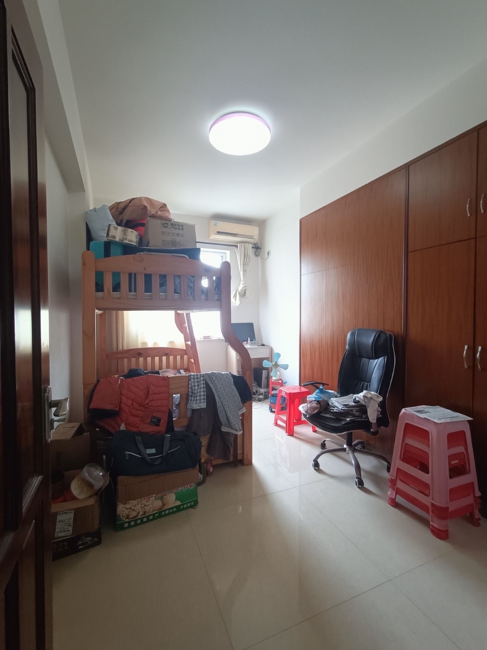 翔龙小区 3室2厅2卫 139.0万 翔龙小区 3室2厅2卫 139.0万客厅