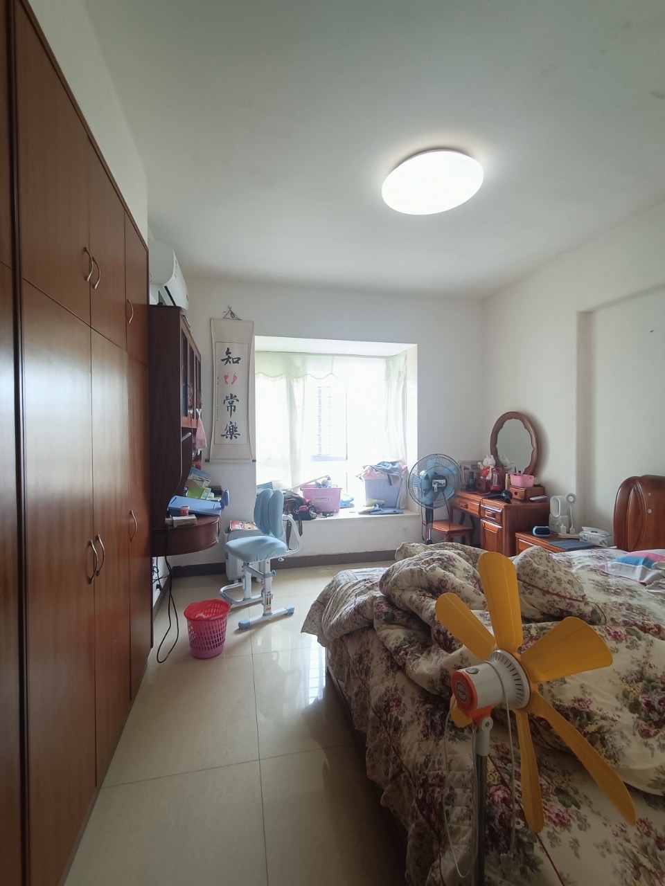 翔龙小区 3室2厅2卫 139.0万 翔龙小区 3室2厅2卫 139.0万客厅