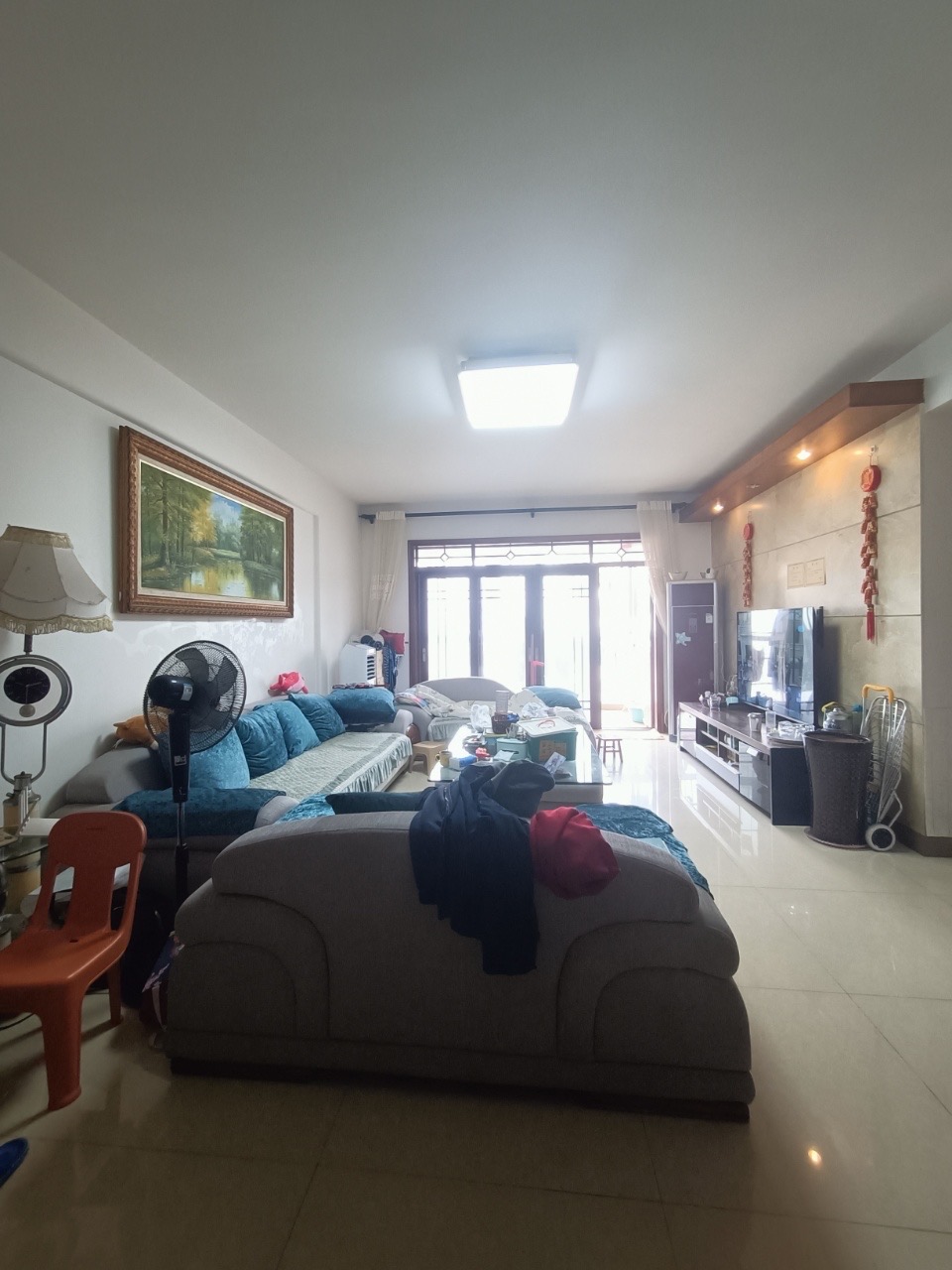 翔龙小区 3室2厅2卫 139.0万 翔龙小区 3室2厅2卫 139.0万客厅