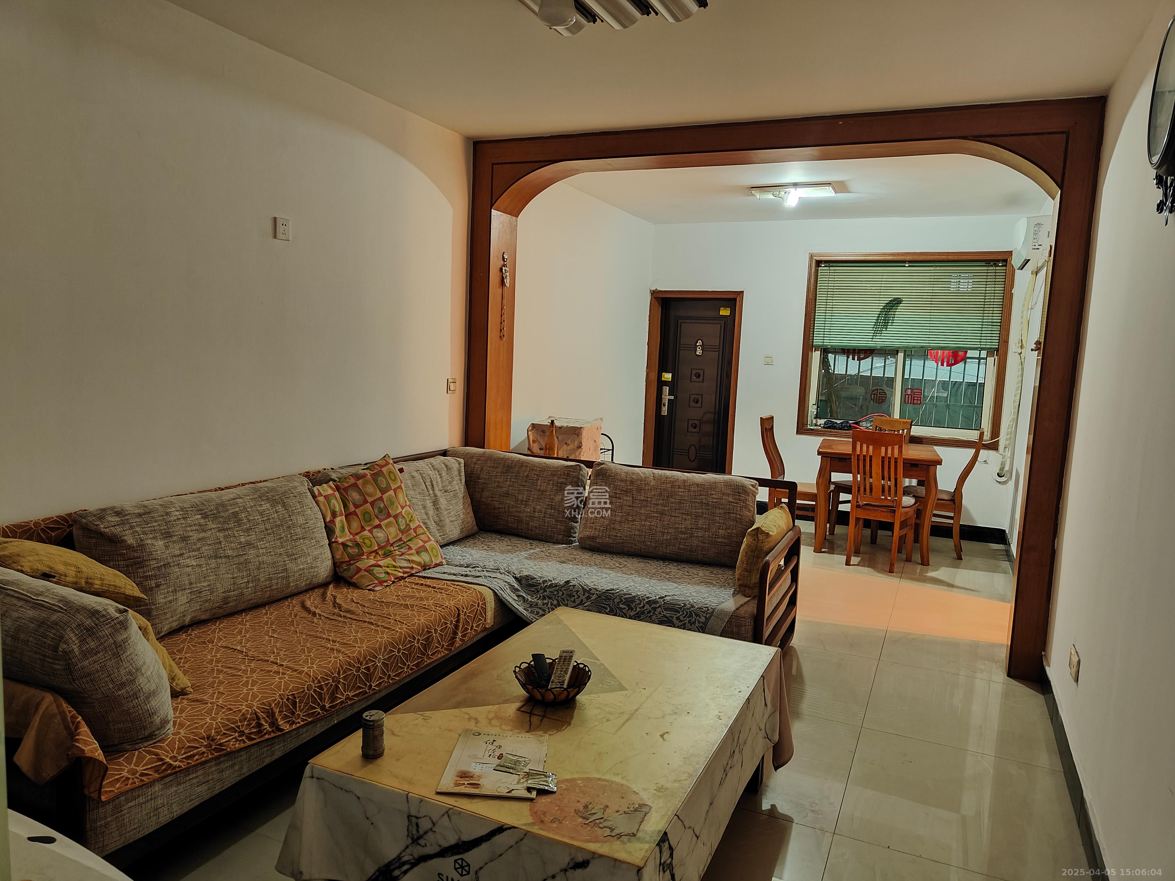 城南中路公安局宿舍 3室2厅1卫 2200.0元/月 城南中路公安局宿舍 3室2厅1卫 2200.0元/月室内图