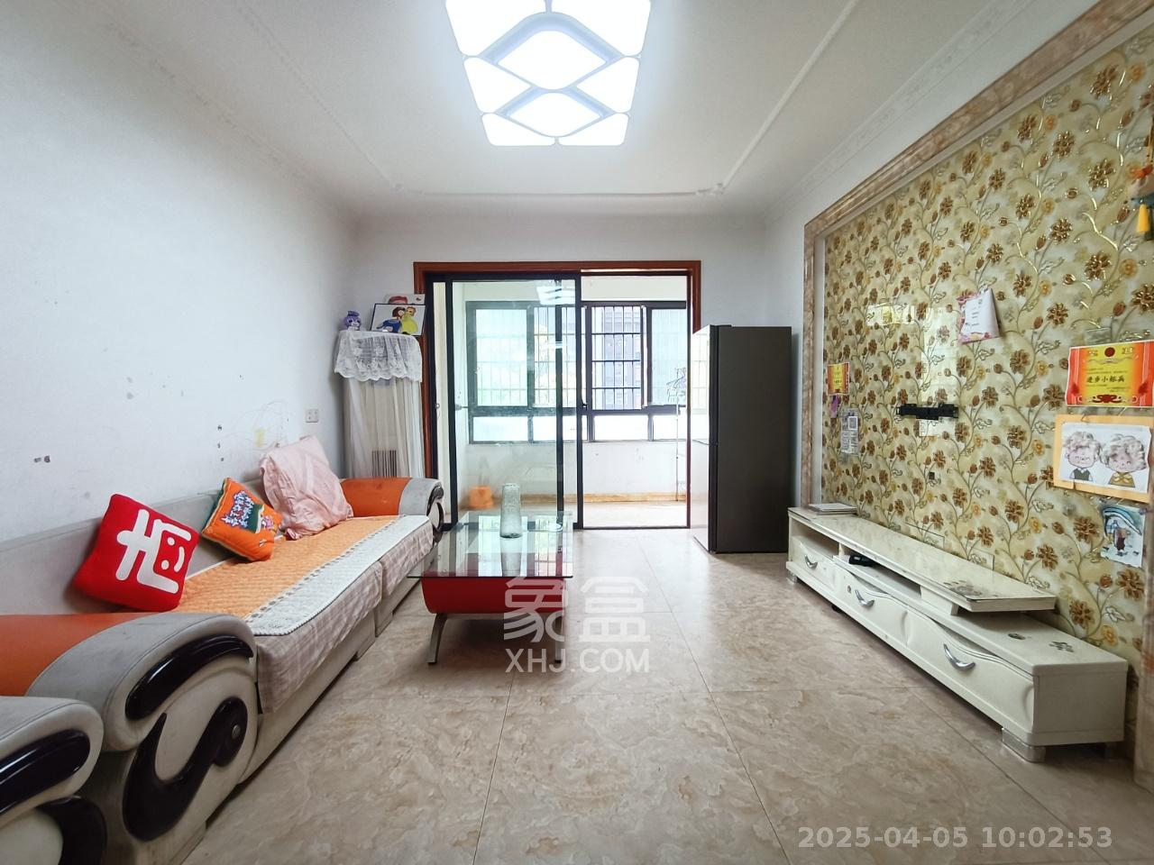 辉宏橄榄城  3室2厅1卫    1800.0元/月 辉宏橄榄城  3室2厅1卫    1800.0元/月室内图