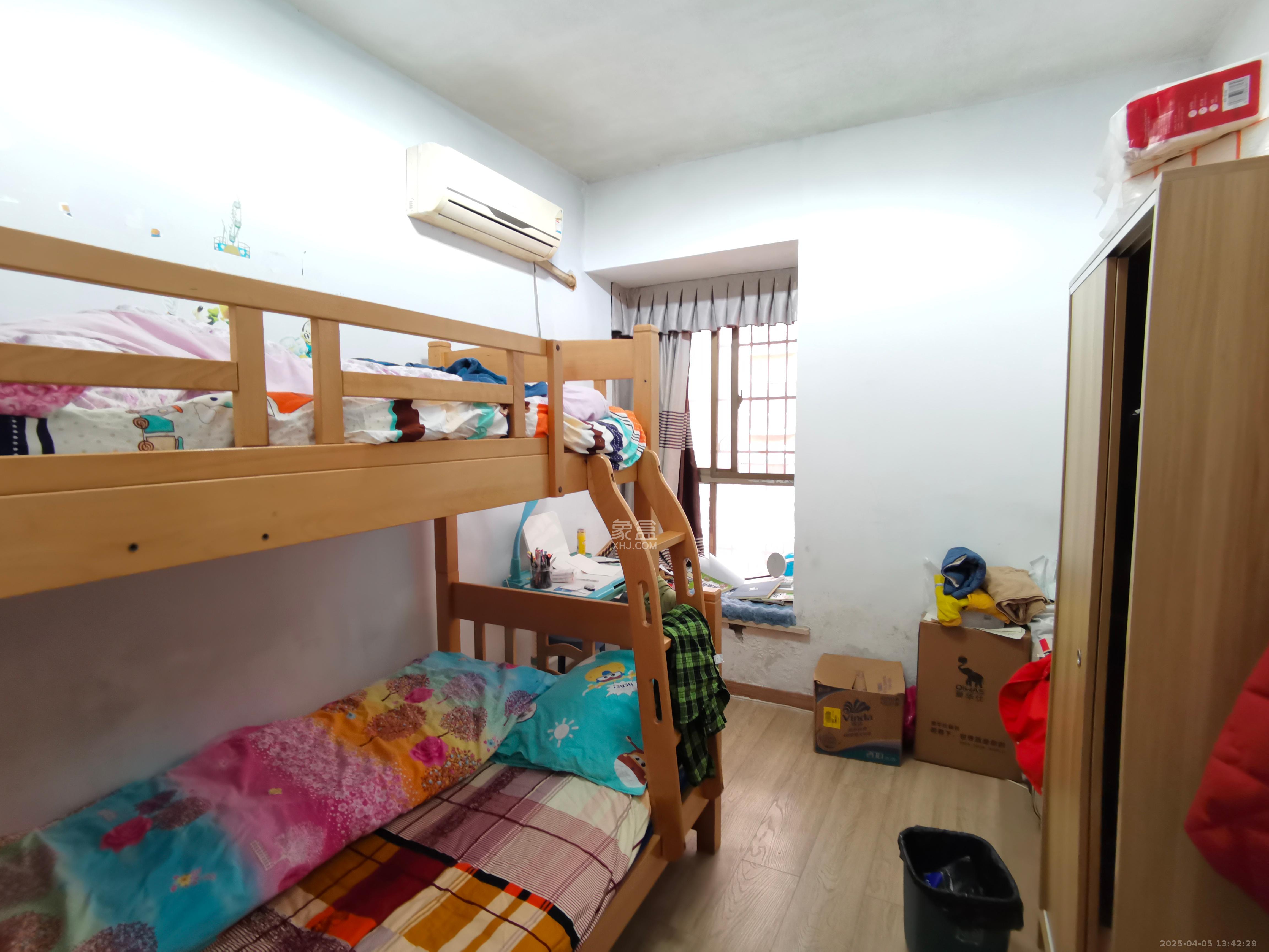 锦绣湘江  2室2厅1卫   28.00万客厅