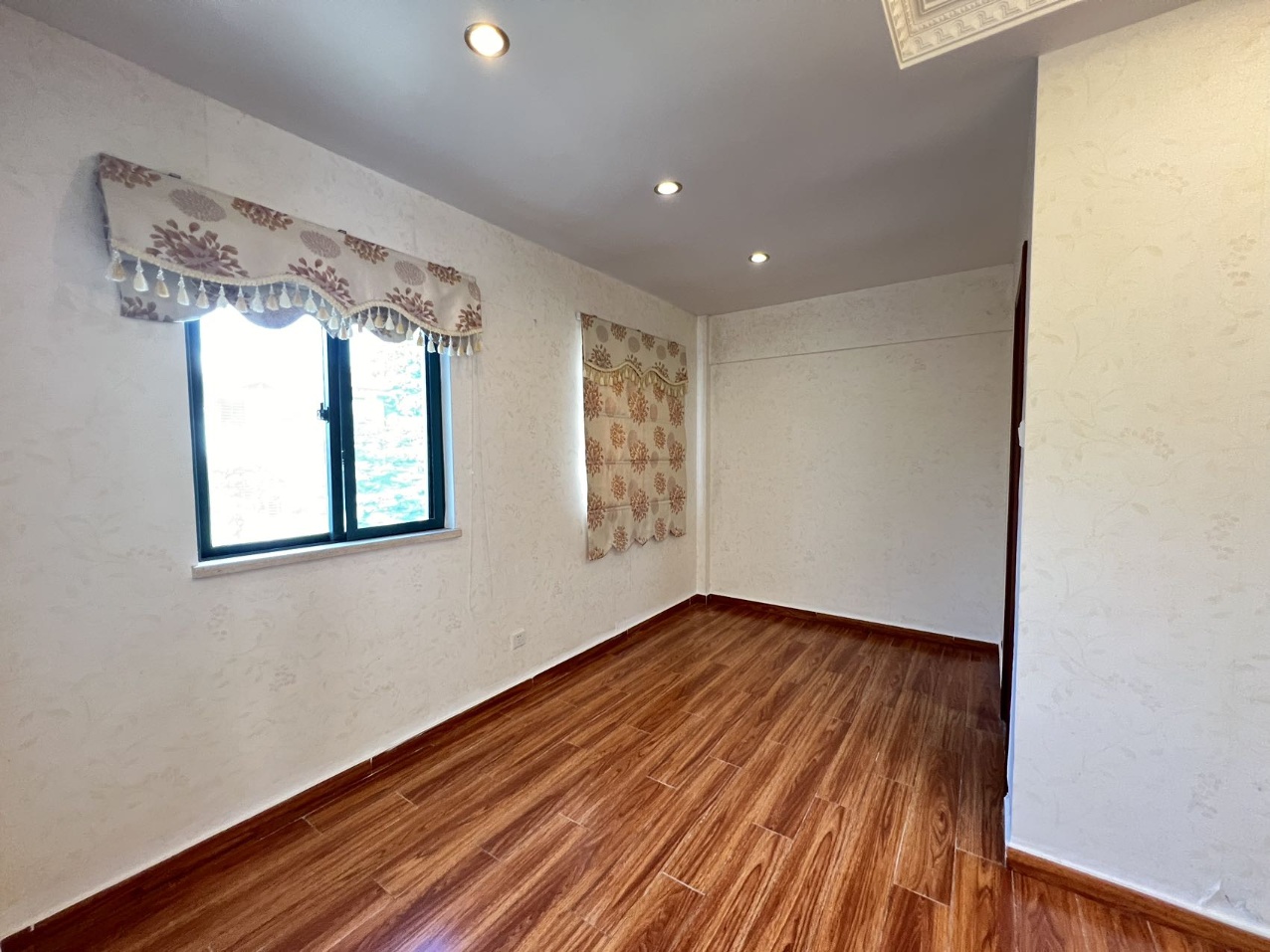 浣香庭院  5室2厅3卫    12000.0元/月 浣香庭院  5室2厅3卫    12000.0元/月室内图