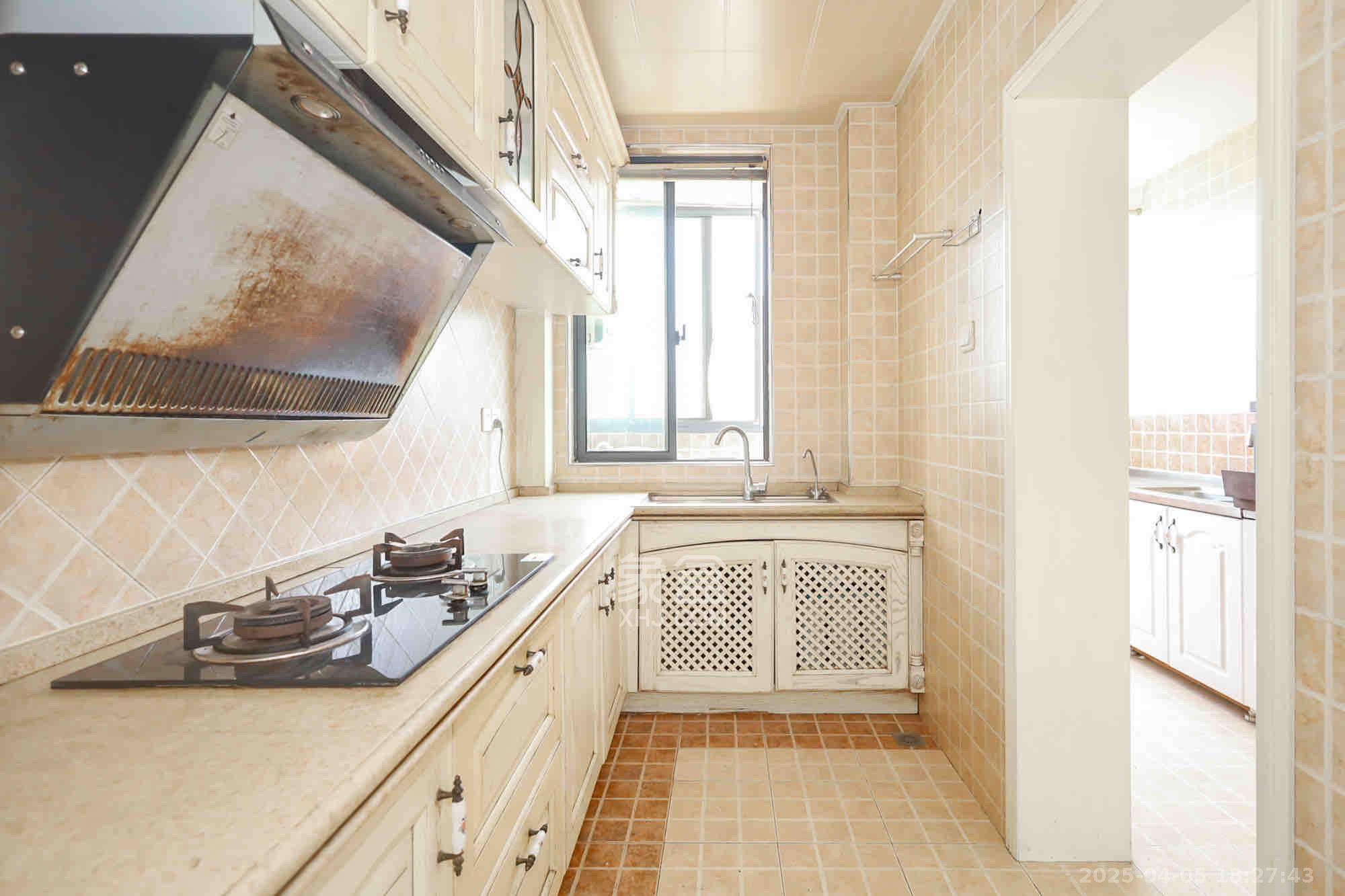 金科东方大院三四期 3室2厅2卫 2700.0元/月 金科东方大院三四期 3室2厅2卫 2700.0元/月室内图