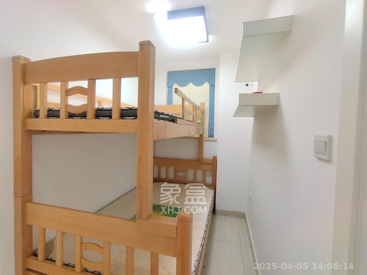 麓山枫情  3室2厅2卫   3200.00元/月室内图