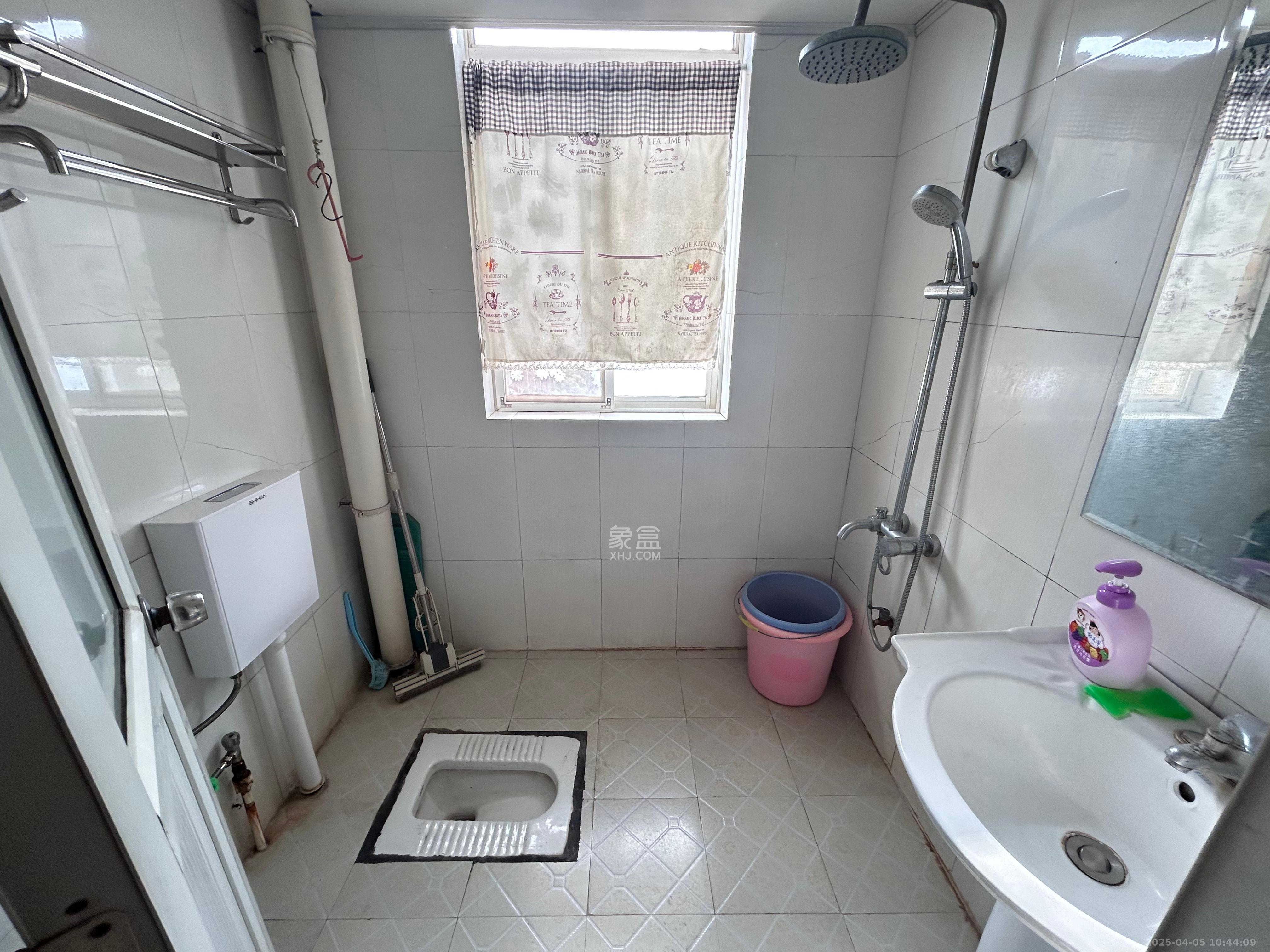 红树湾  2室2厅1卫   1350.00元/月室内图