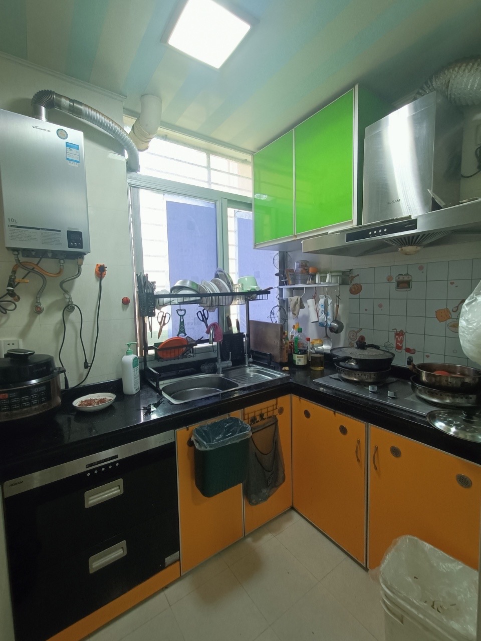 翔龙小区 3室2厅2卫 139.0万 翔龙小区 3室2厅2卫 139.0万客厅