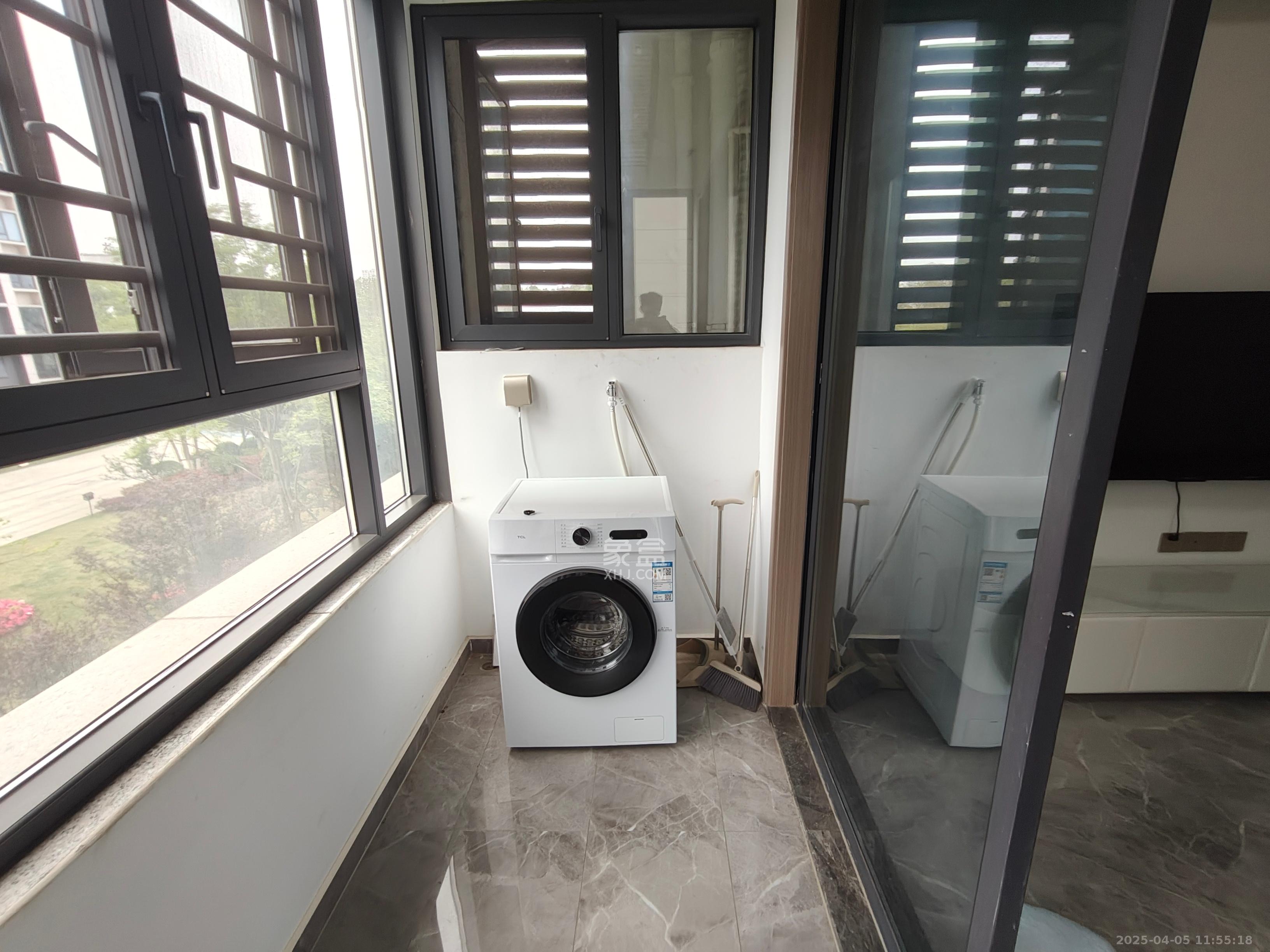 梅溪枫林  3室2厅2卫   3300.00元/月室内图