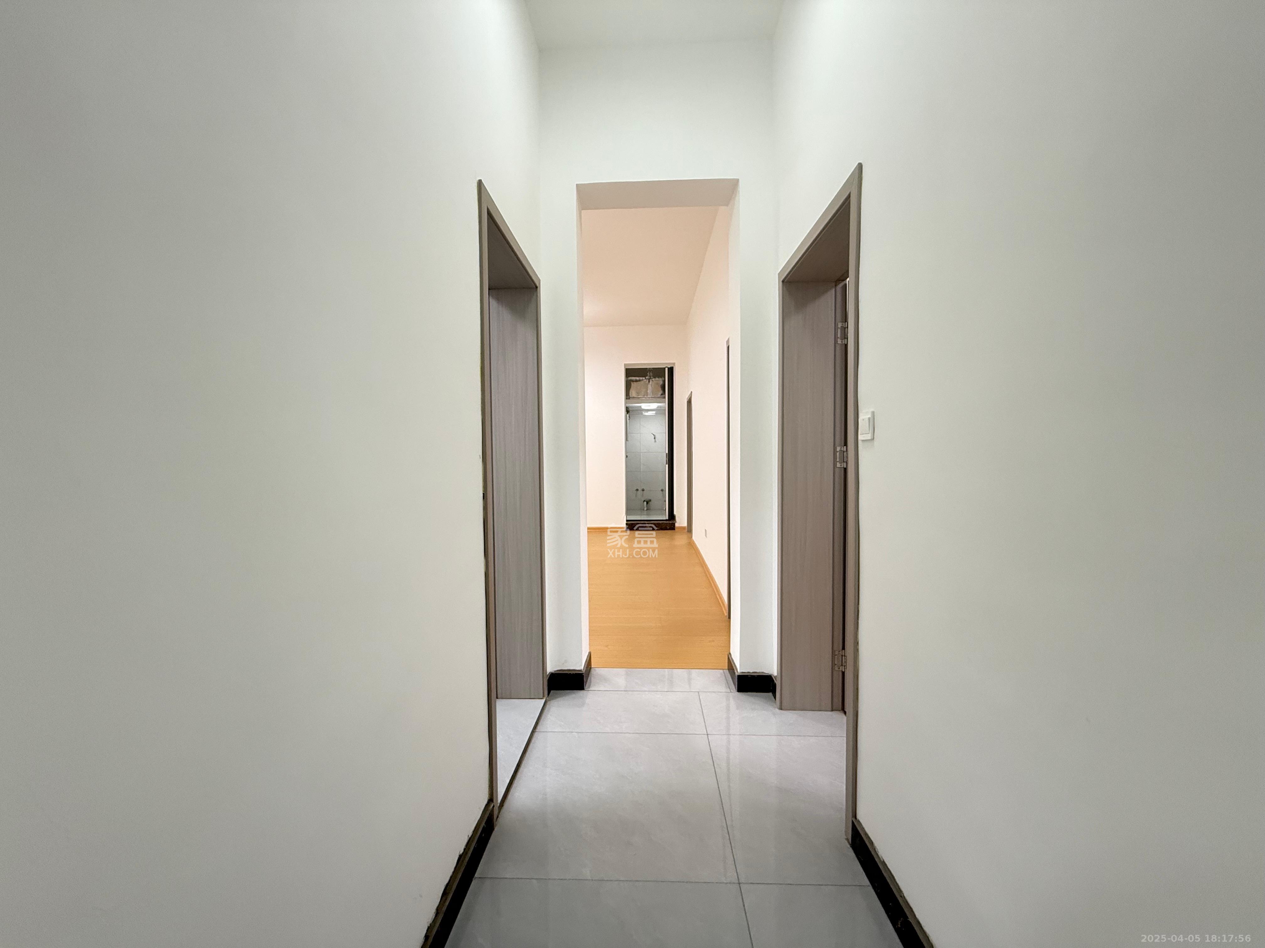 广电南院宿舍 4室2厅2卫 3500.0元/月 广电南院宿舍 4室2厅2卫 3500.0元/月室内图