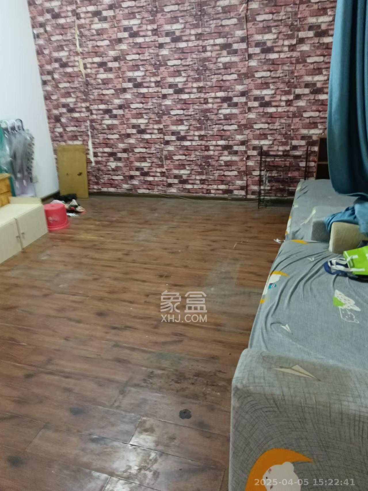 王府井公寓(福源公寓)  4室1厅1卫    5000.0元/月 王府井公寓(福源公寓)  4室1厅1卫    5000.0元/月室内图