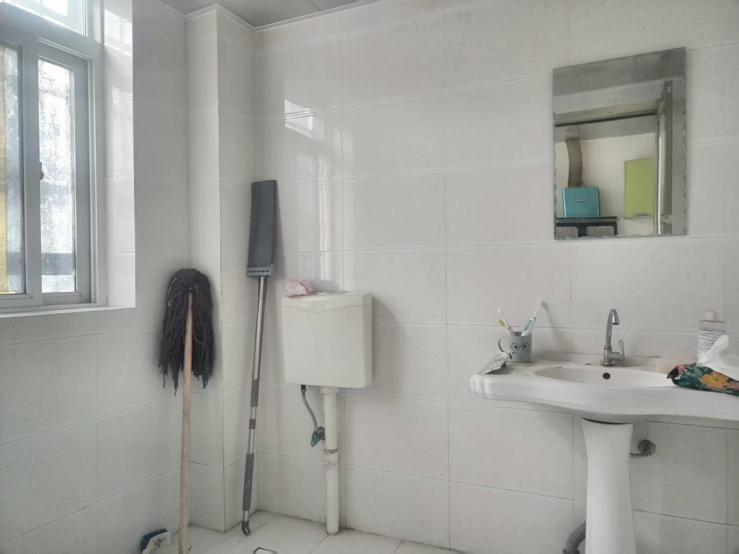 南坪安置小区  2室2厅1卫    1000.0元/月 南坪安置小区  2室2厅1卫    1000.0元/月室内图