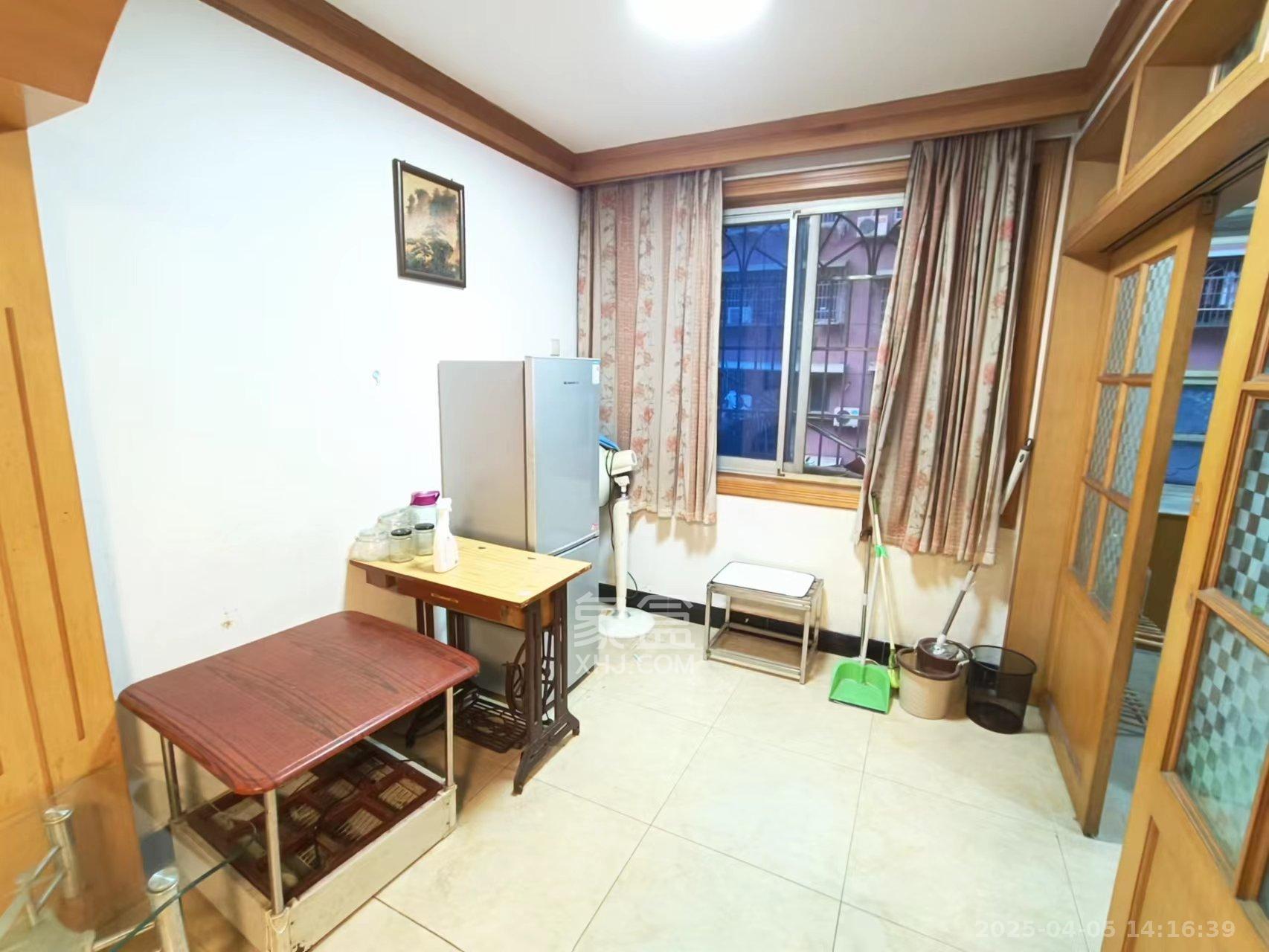 水泵厂宿舍  2室2厅1卫   1600.00元/月室内图