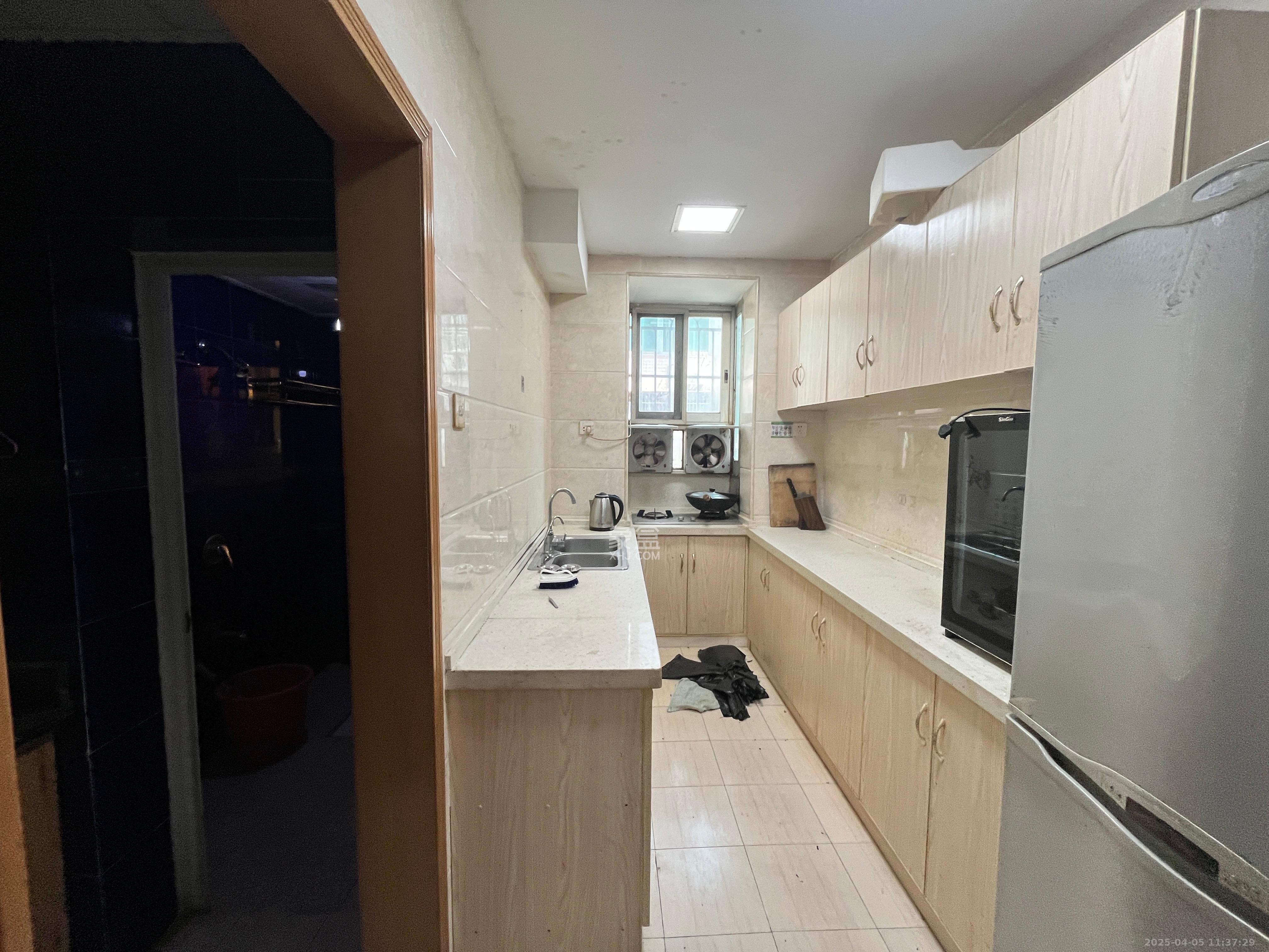 南天花园  4室2厅2卫    2600.0元/月 南天花园  4室2厅2卫    2600.0元/月室内图