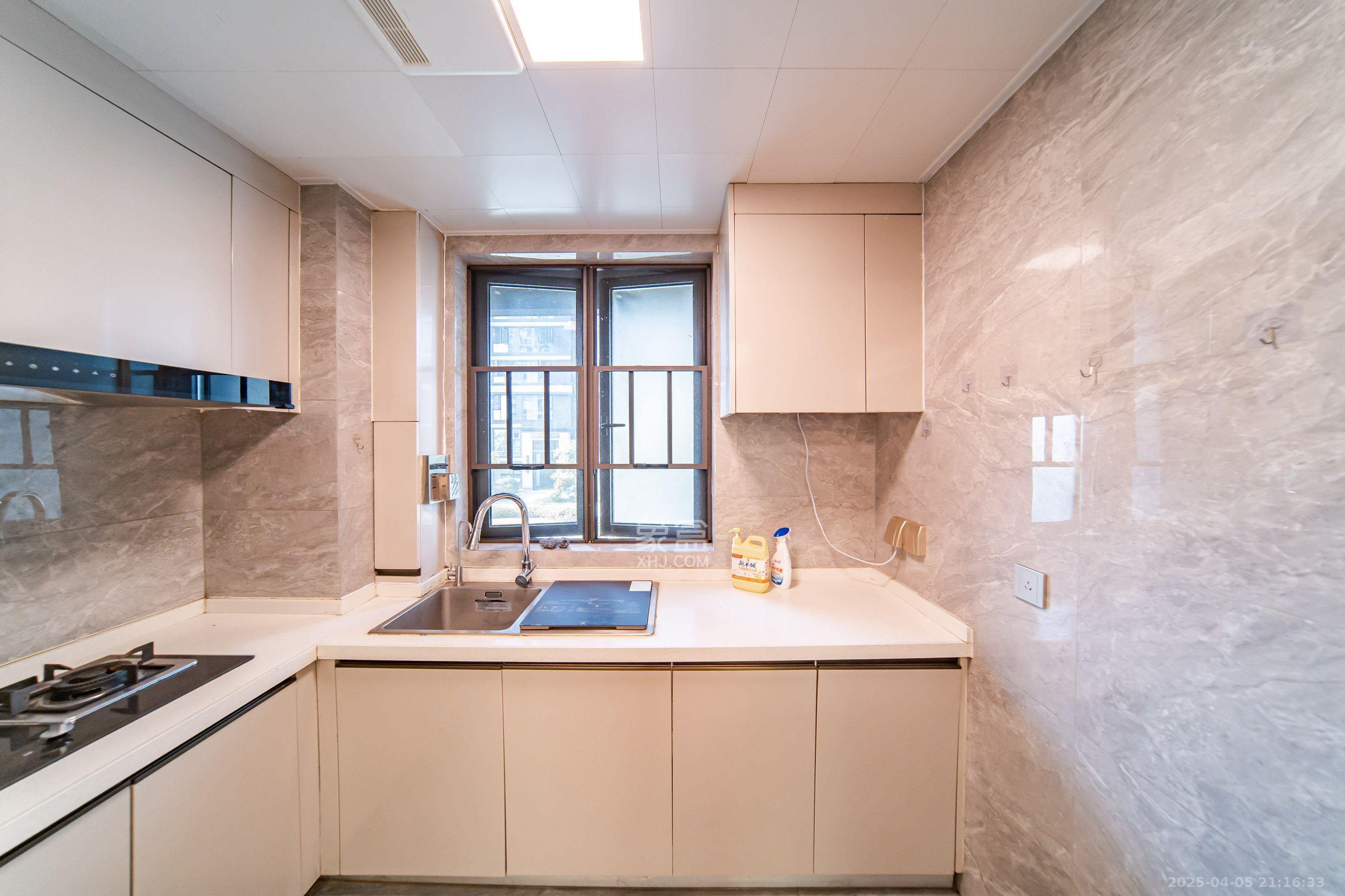 建发电建江山悦 4室2厅2卫 3300.0元/月 建发电建江山悦 4室2厅2卫 3300.0元/月室内图