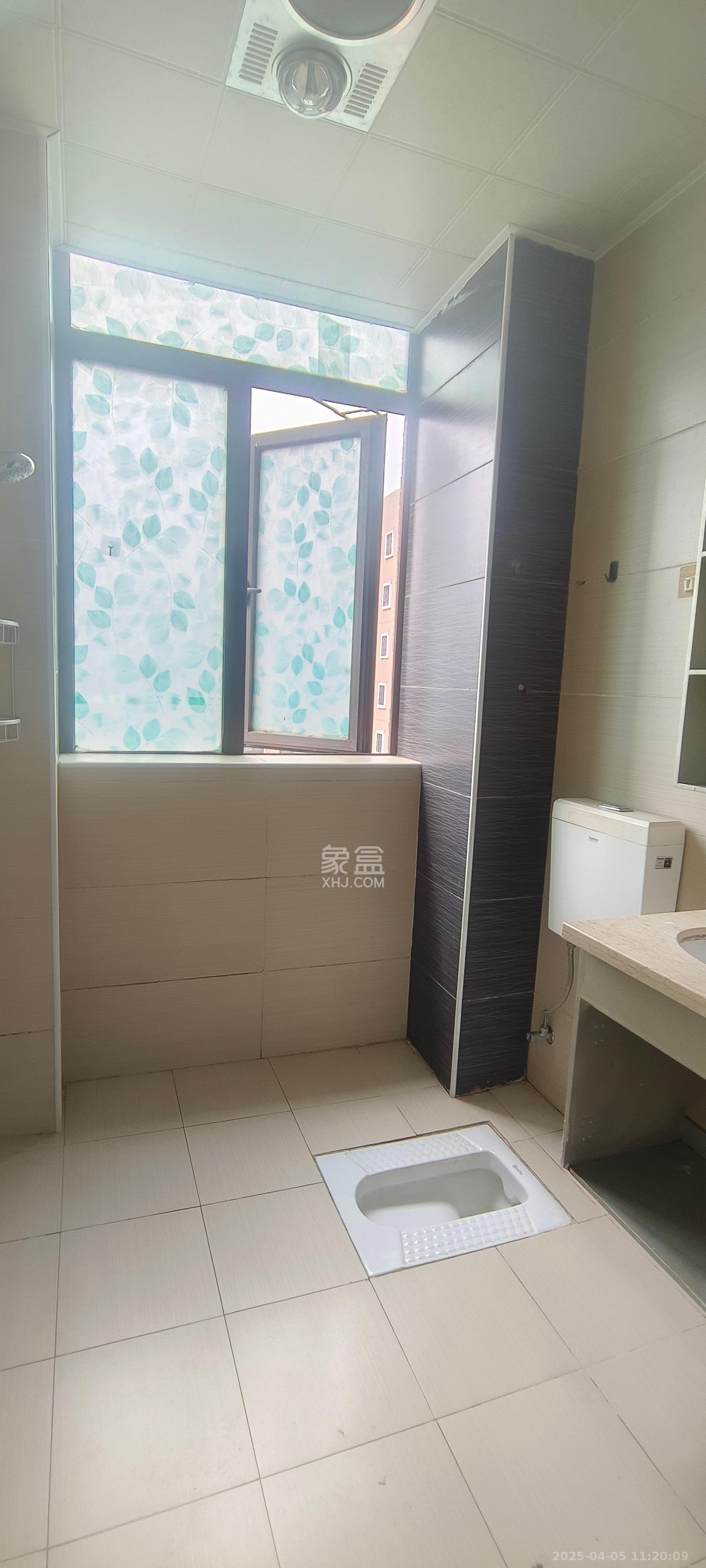 水岸世景  2室1厅1卫   1500.00元/月室内图