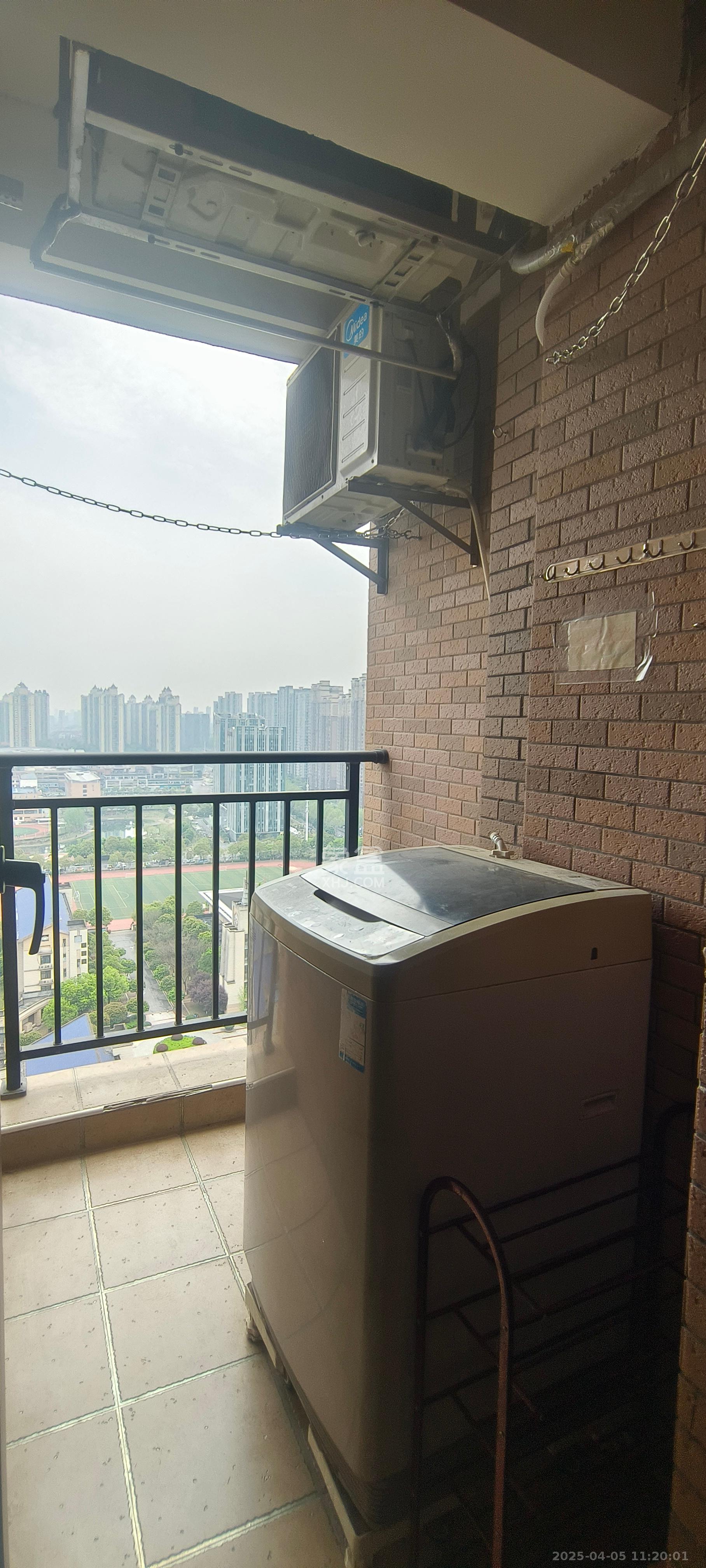 水岸世景  2室1厅1卫   1500.00元/月室内图