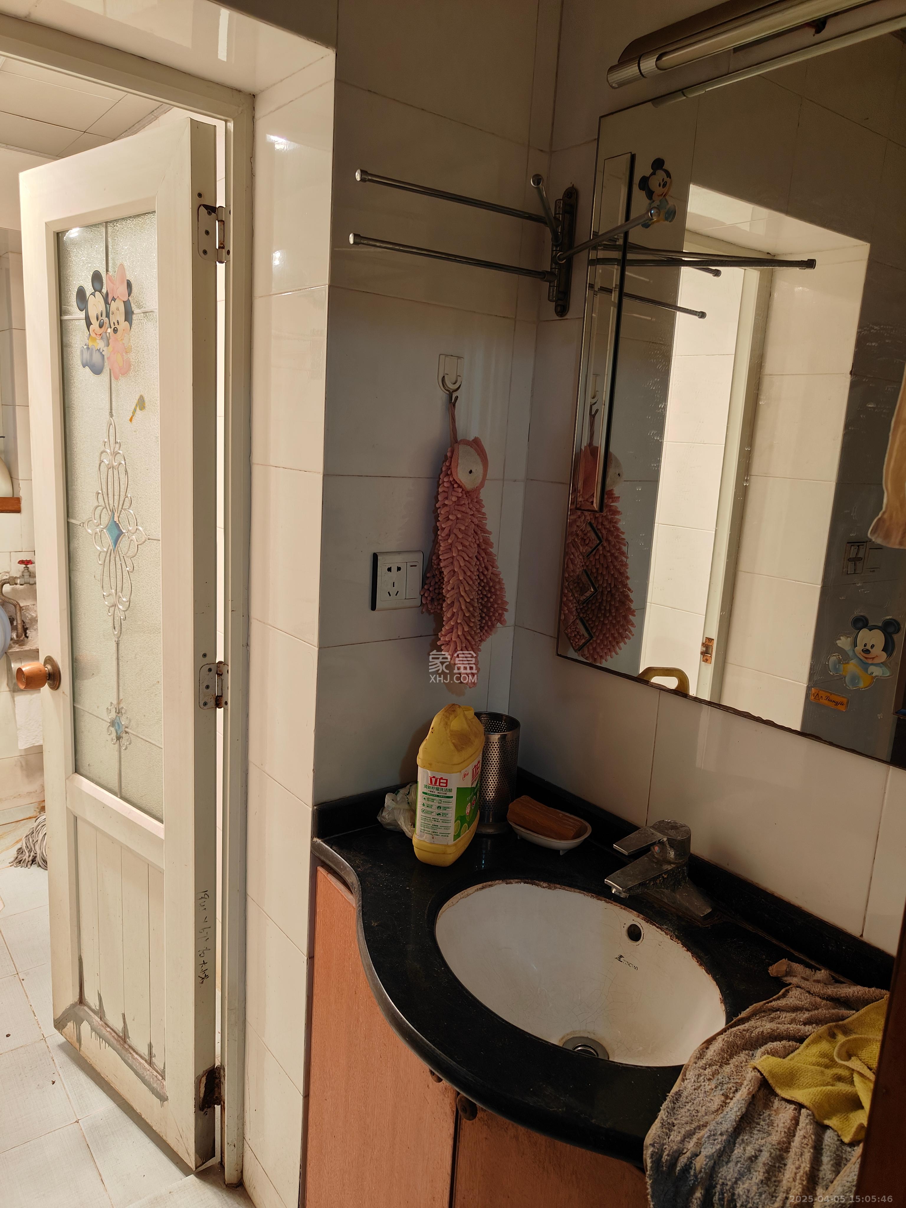 城南中路公安局宿舍 3室2厅1卫 2200.0元/月 城南中路公安局宿舍 3室2厅1卫 2200.0元/月室内图