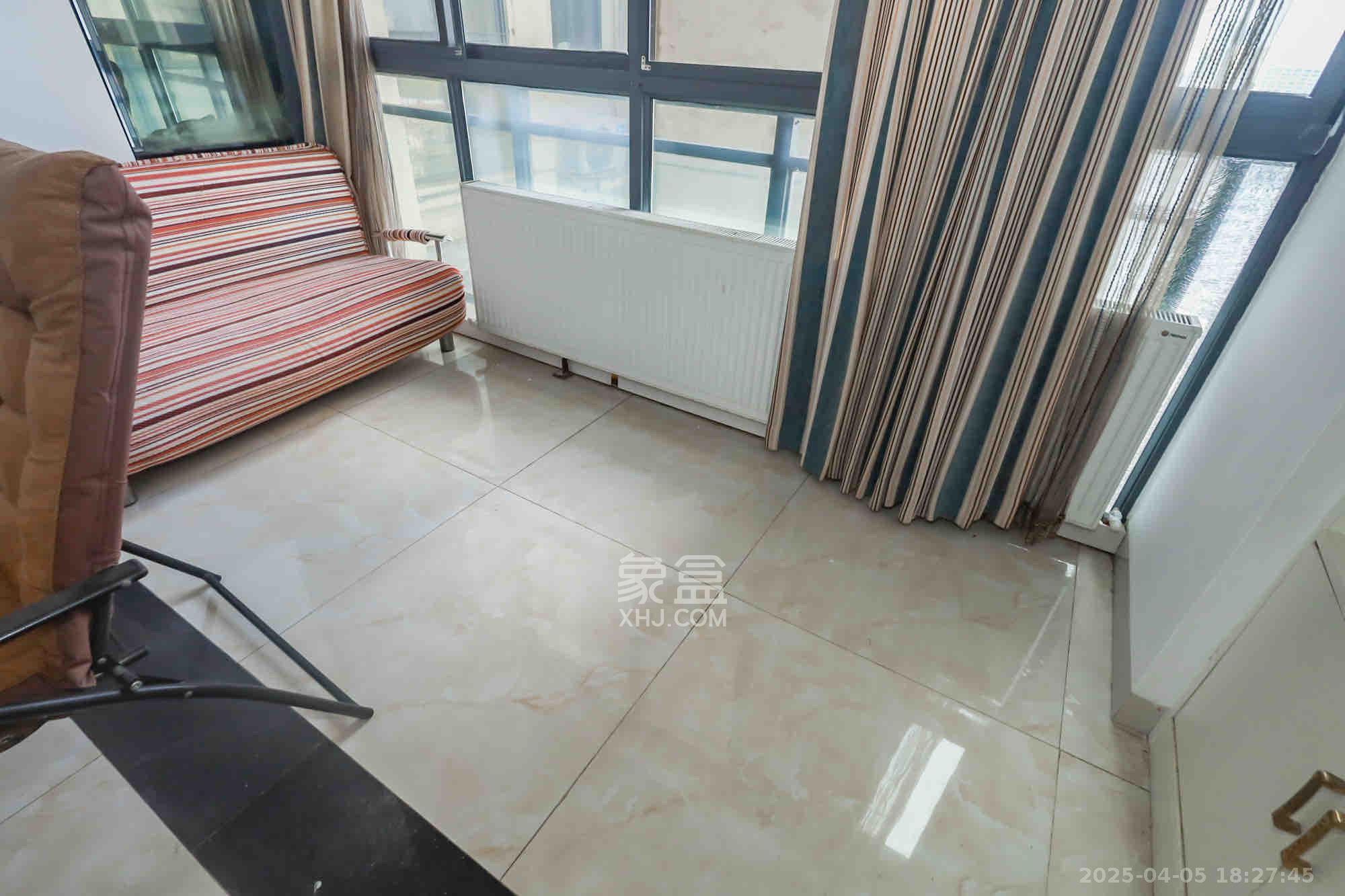 金科东方大院三四期 3室2厅2卫 2700.0元/月 金科东方大院三四期 3室2厅2卫 2700.0元/月室内图