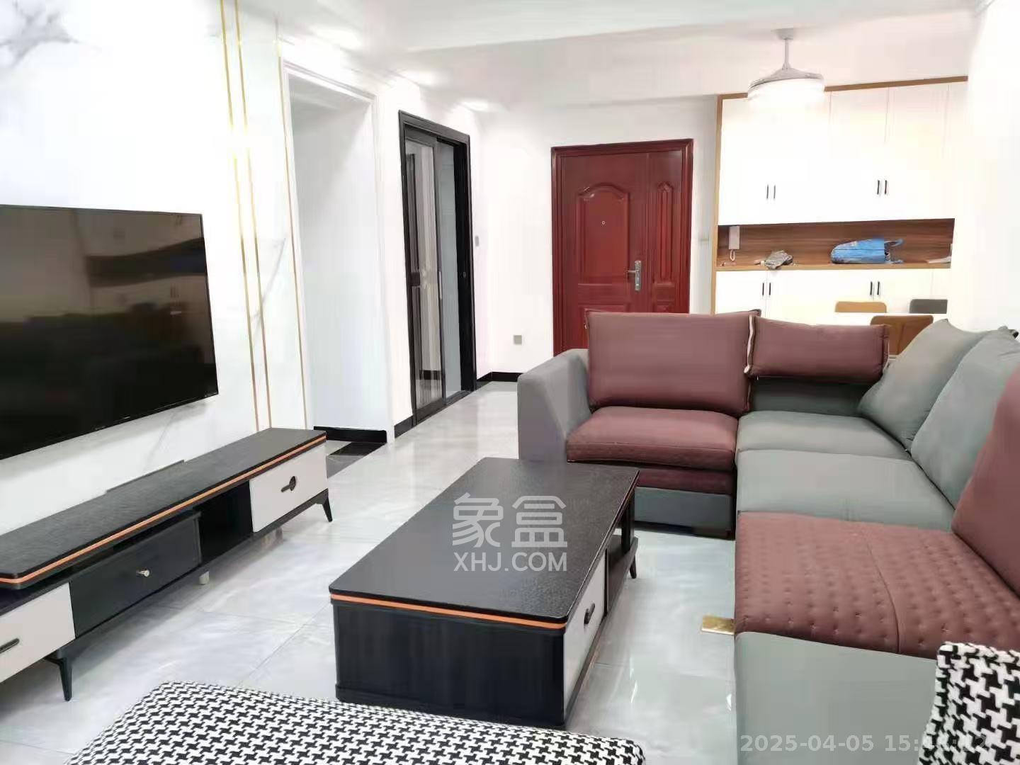 东方美地  3室2厅1卫   2400.00元/月室内图