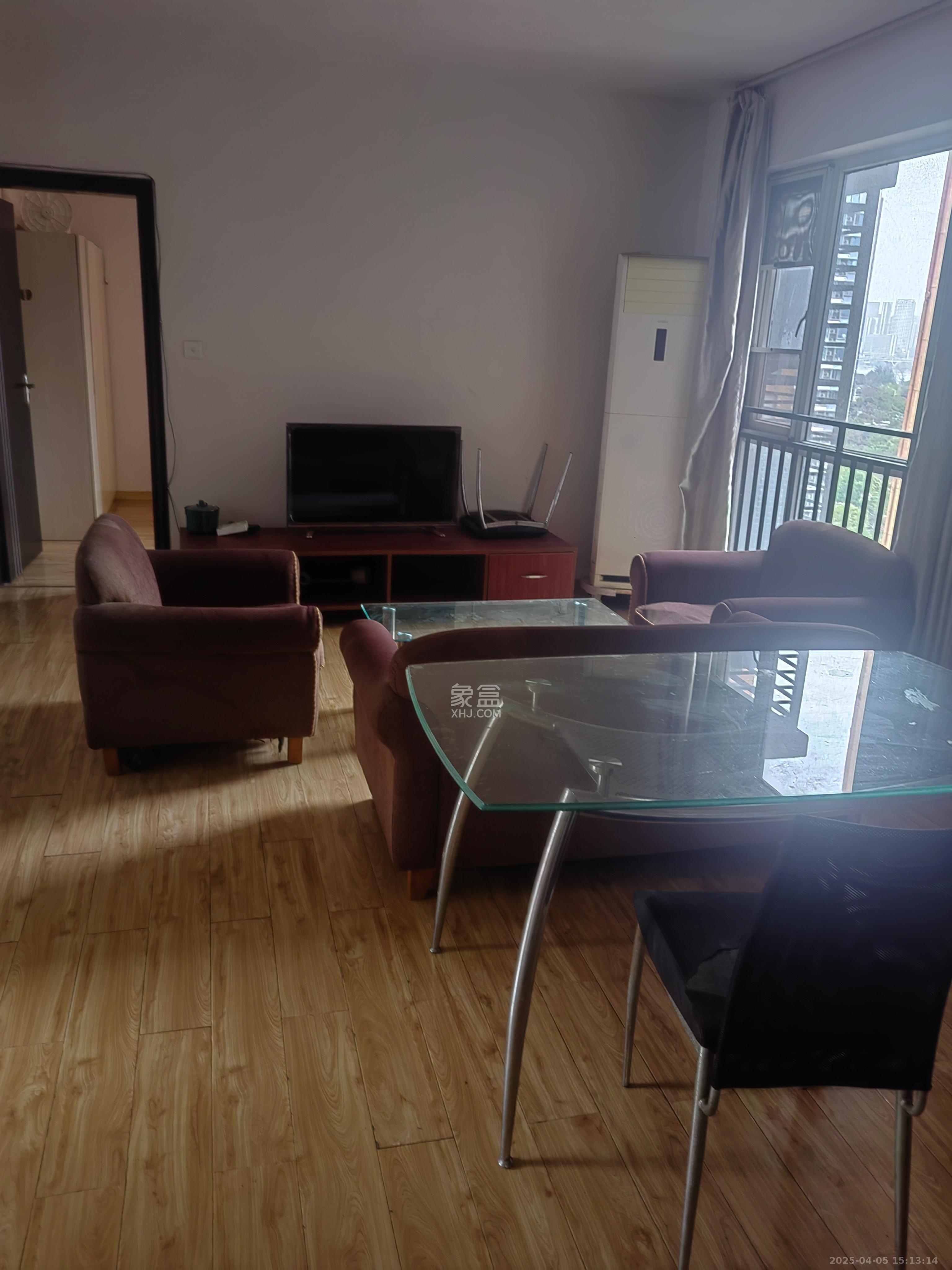 COCO蜜城  3室2厅1卫    2500.0元/月 COCO蜜城  3室2厅1卫    2500.0元/月室内图