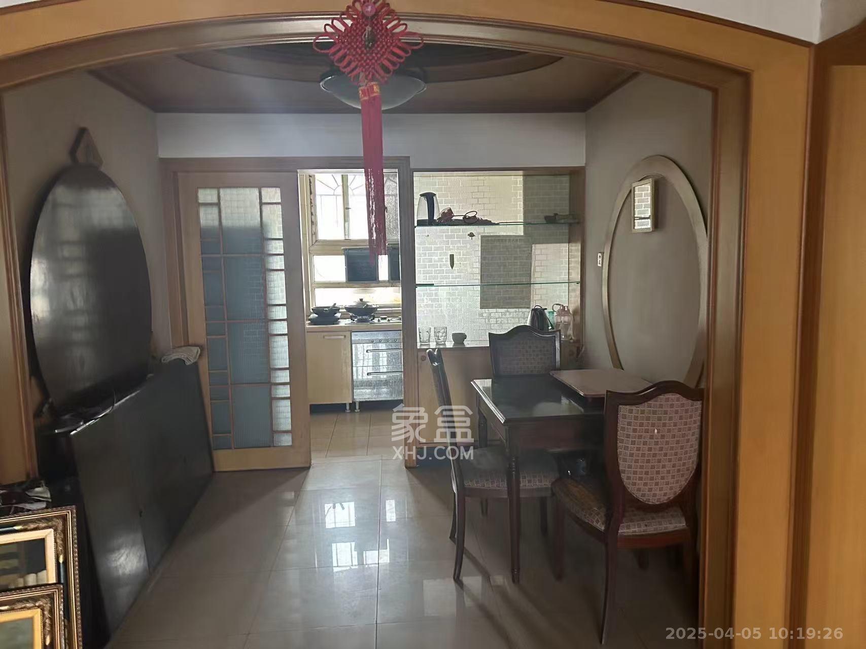 海威大厦 4室2厅2卫 2500.0元/月 海威大厦 4室2厅2卫 2500.0元/月室内图