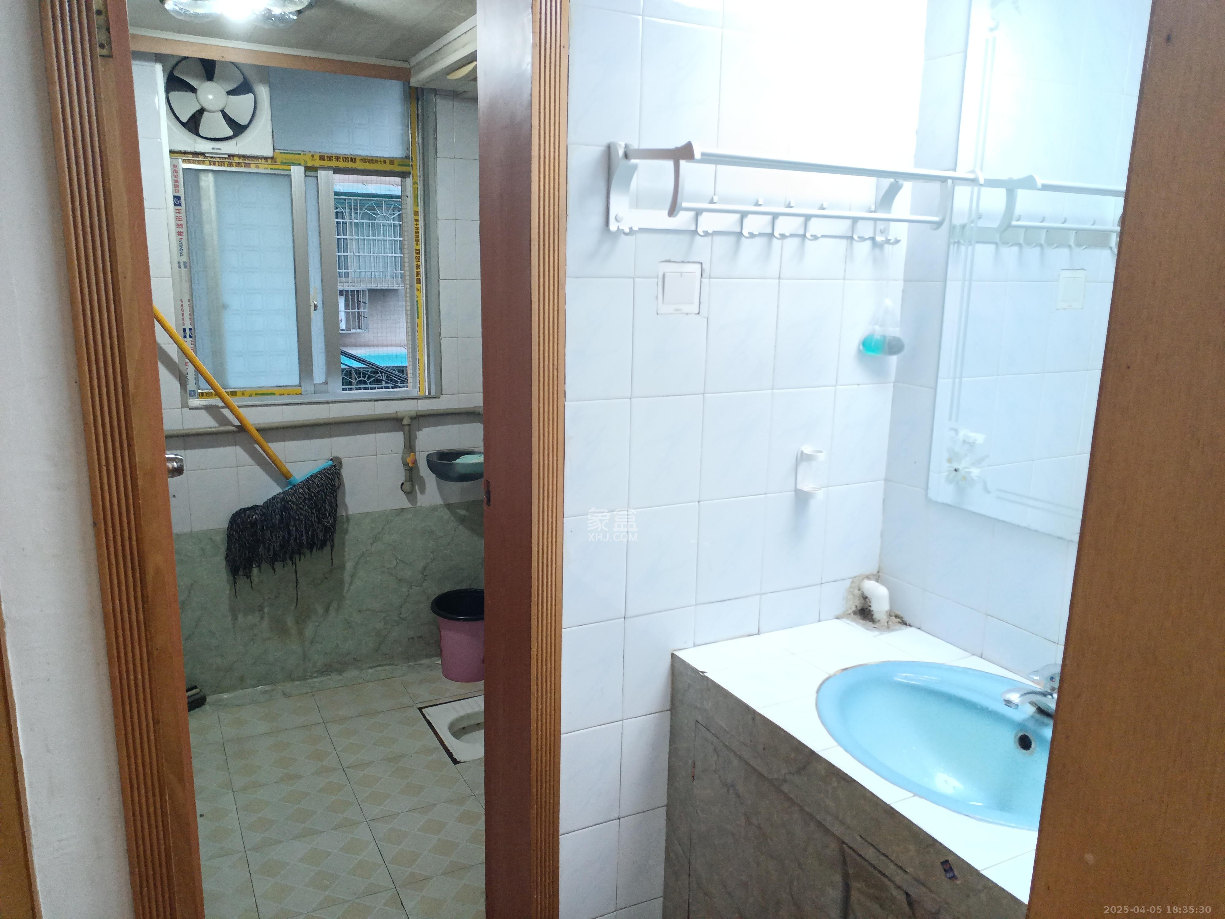 轻苑小区  3室1厅1卫    2500.0元/月室内图