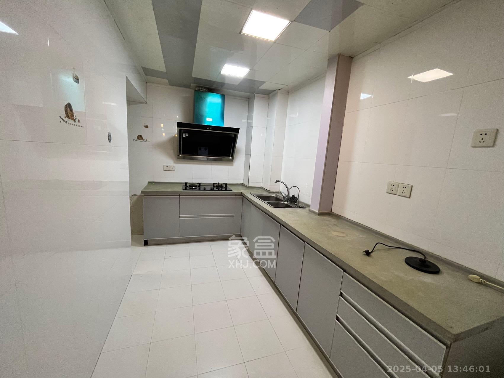 顺天黄金海岸  4室2厅2卫    3200.0元/月 顺天黄金海岸  4室2厅2卫    3200.0元/月室内图