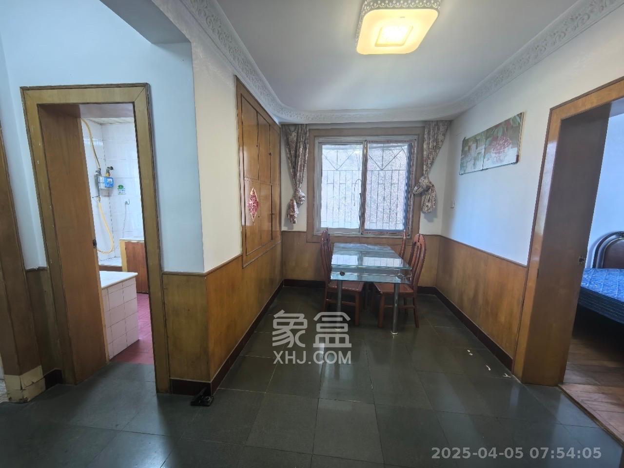 望岳村  3室2厅1卫   1900.00元/月室内图
