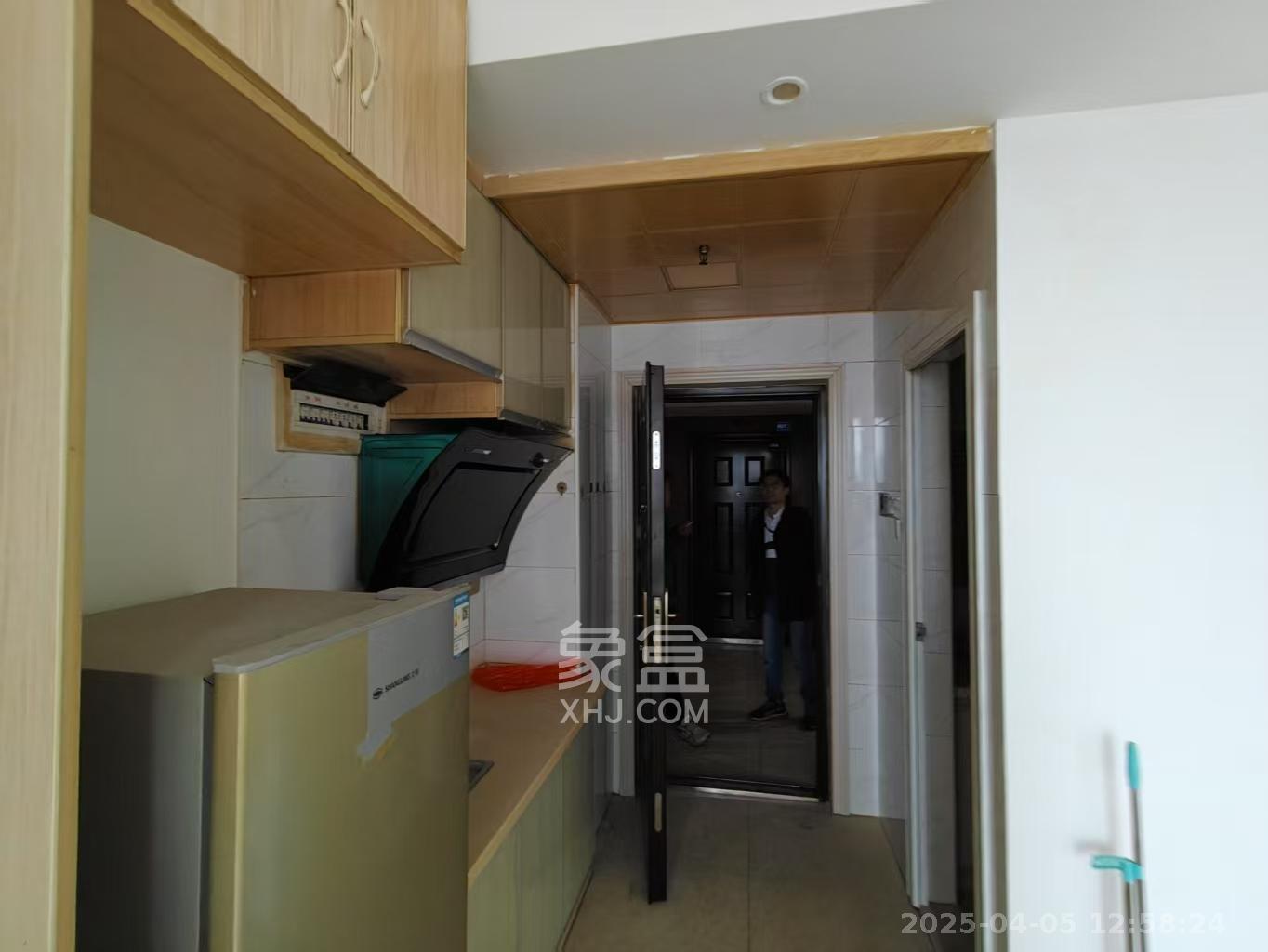 洋湖时代  1室1厅1卫    1200.0元/月 洋湖时代  1室1厅1卫    1200.0元/月