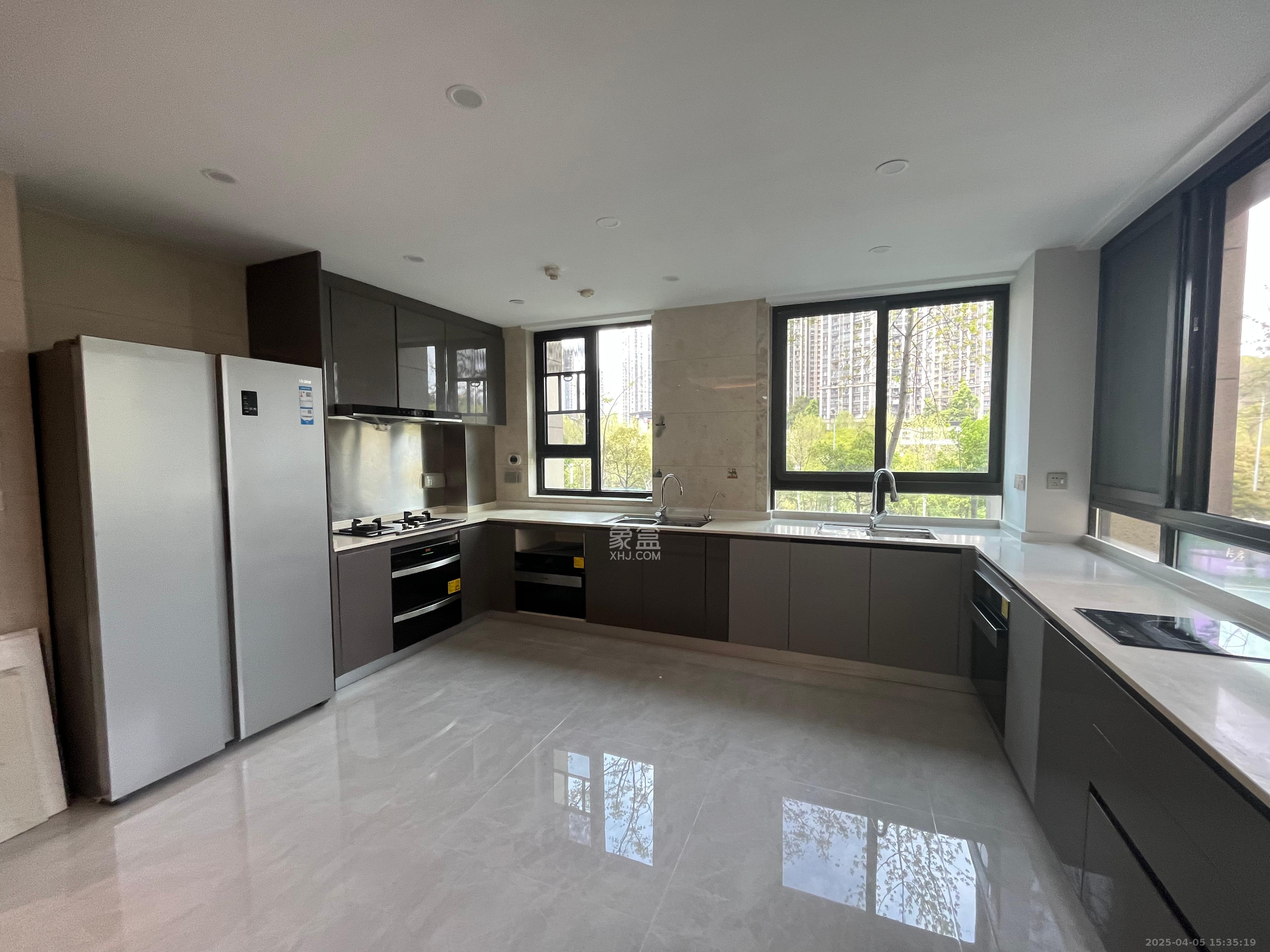 晟通牡丹舸 4室2厅3卫 12800.0元/月 晟通牡丹舸 4室2厅3卫 12800.0元/月室内图