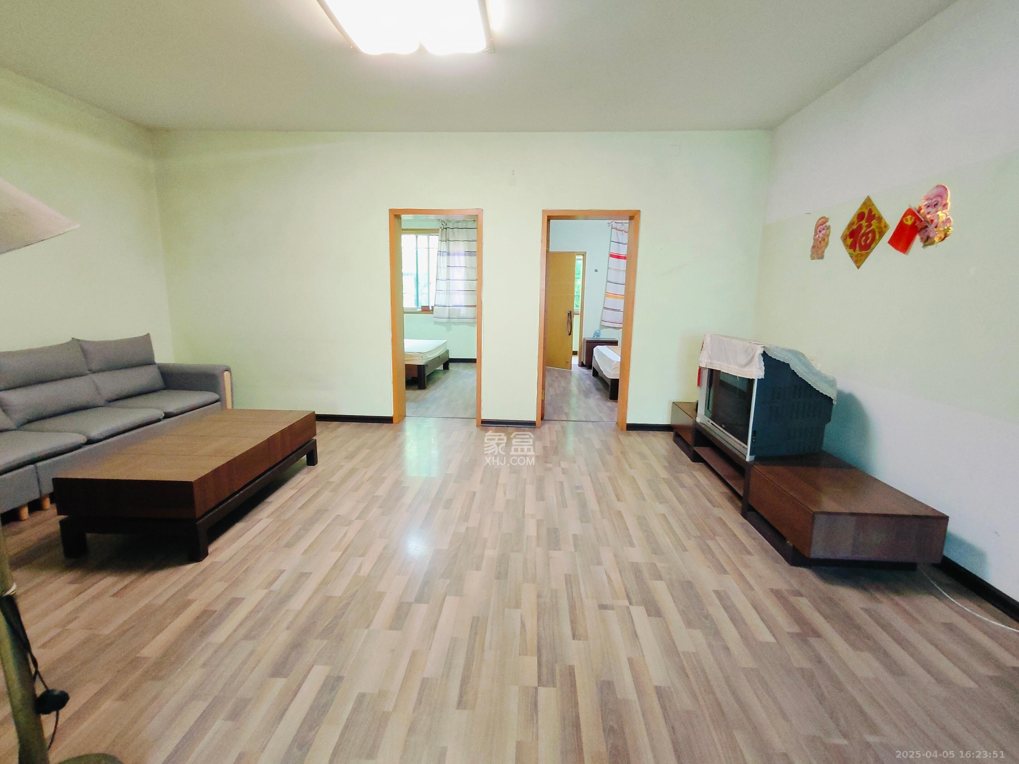 中南汽车世界 3室2厅1卫 1100.0元/月 中南汽车世界 3室2厅1卫 1100.0元/月室内图