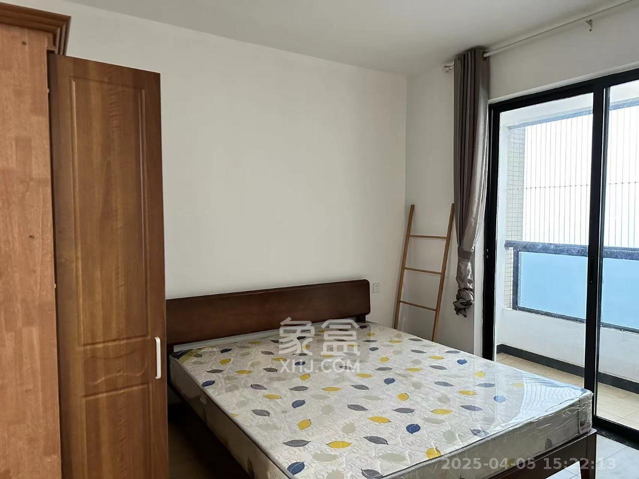 长房半岛蓝湾(观山月) 3室2厅2卫 2200.0元/月 长房半岛蓝湾(观山月) 3室2厅2卫 2200.0元/月室内图