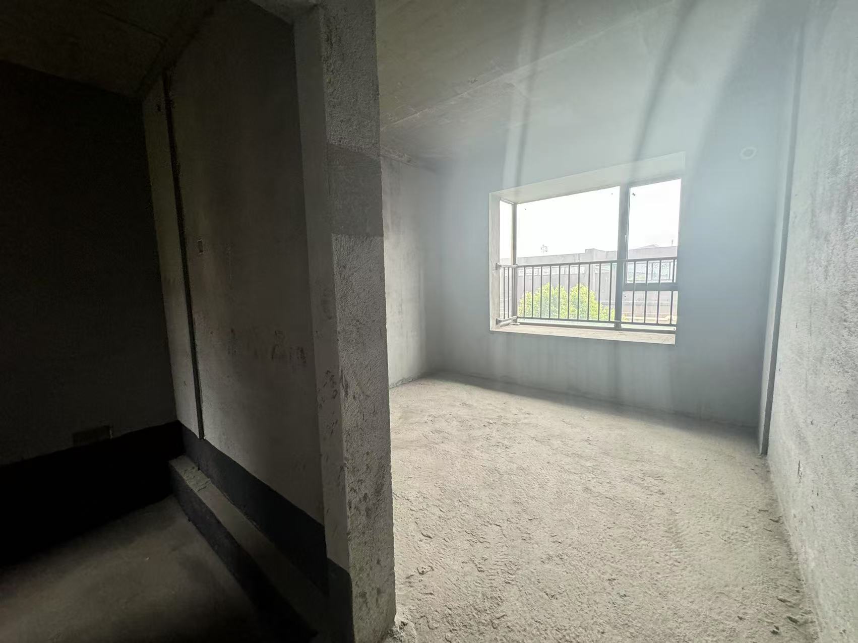 中建和城壹品  3室2厅2卫   75.00万客厅