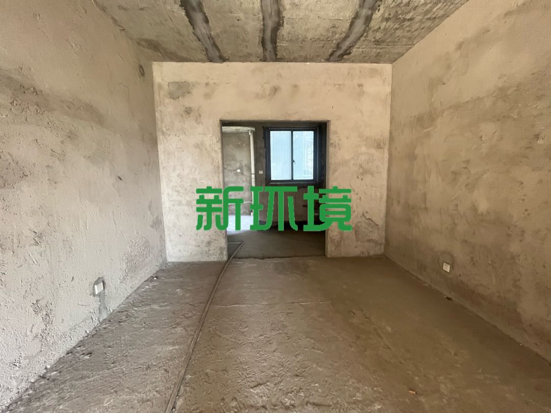 宏天绿城  3室2厅2卫   61.80万客厅