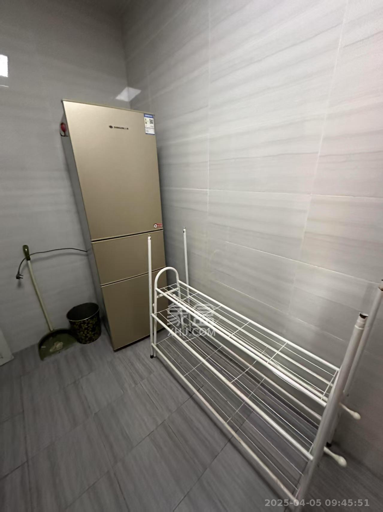 左家塘印刷厂宿舍（人印宿舍）  1室1厅1卫   1700.00元/月室内图