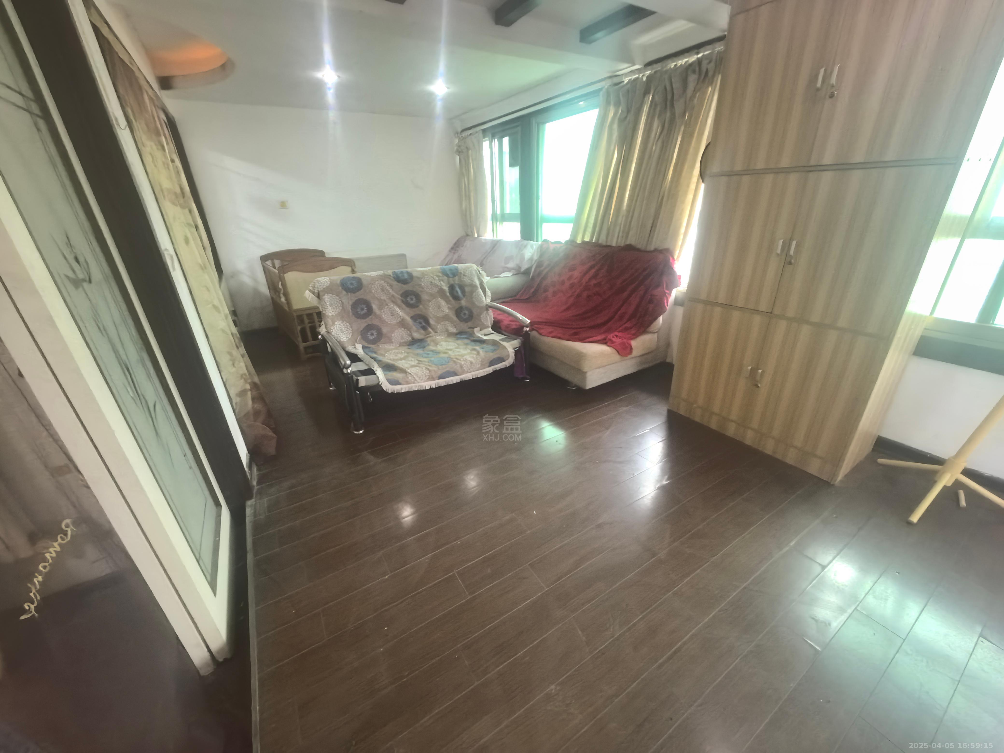 恒丰小区 3室2厅2卫 1300.0元/月 恒丰小区 3室2厅2卫 1300.0元/月室内图