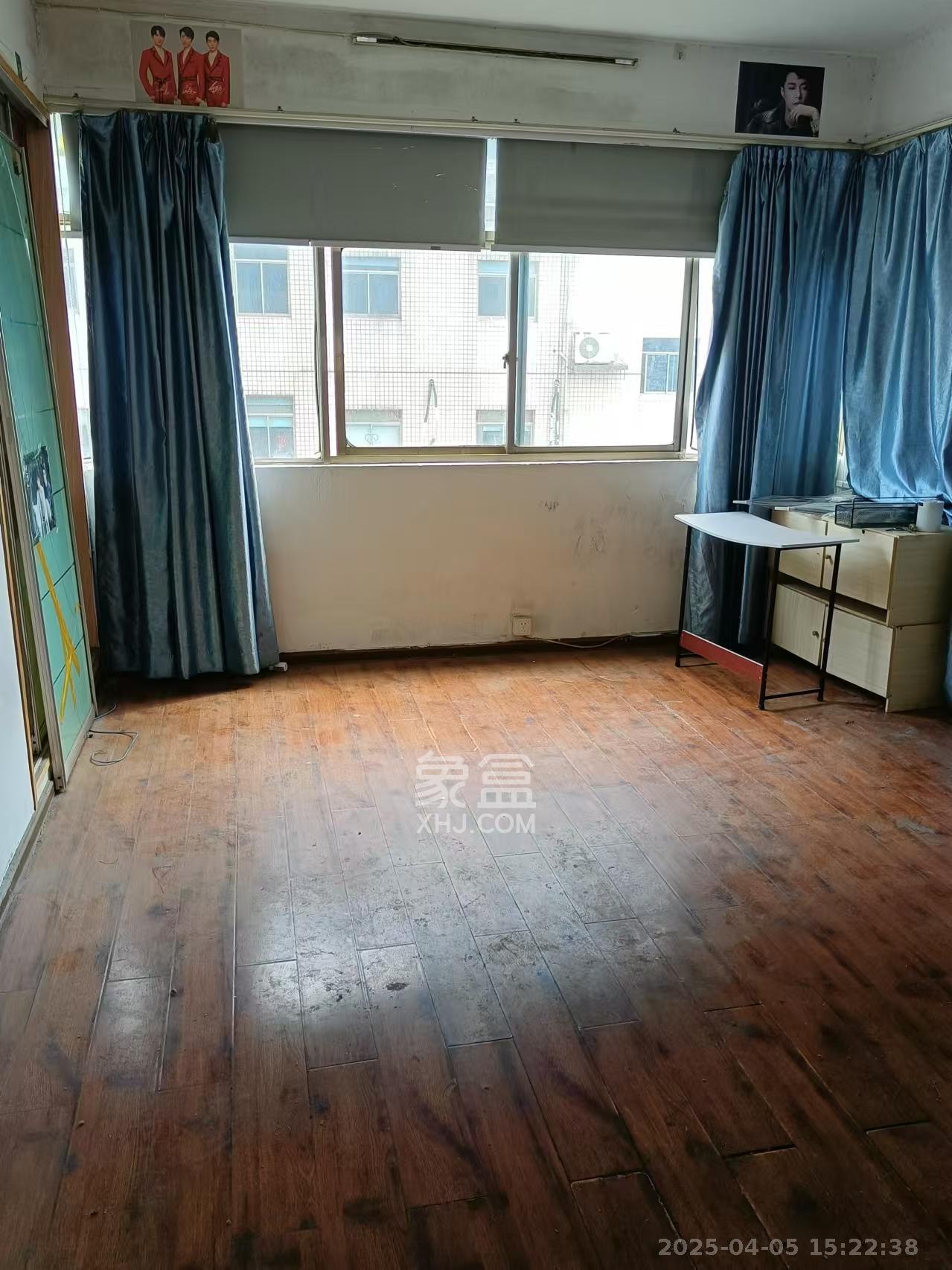 王府井公寓(福源公寓)  4室1厅1卫    5000.0元/月 王府井公寓(福源公寓)  4室1厅1卫    5000.0元/月室内图