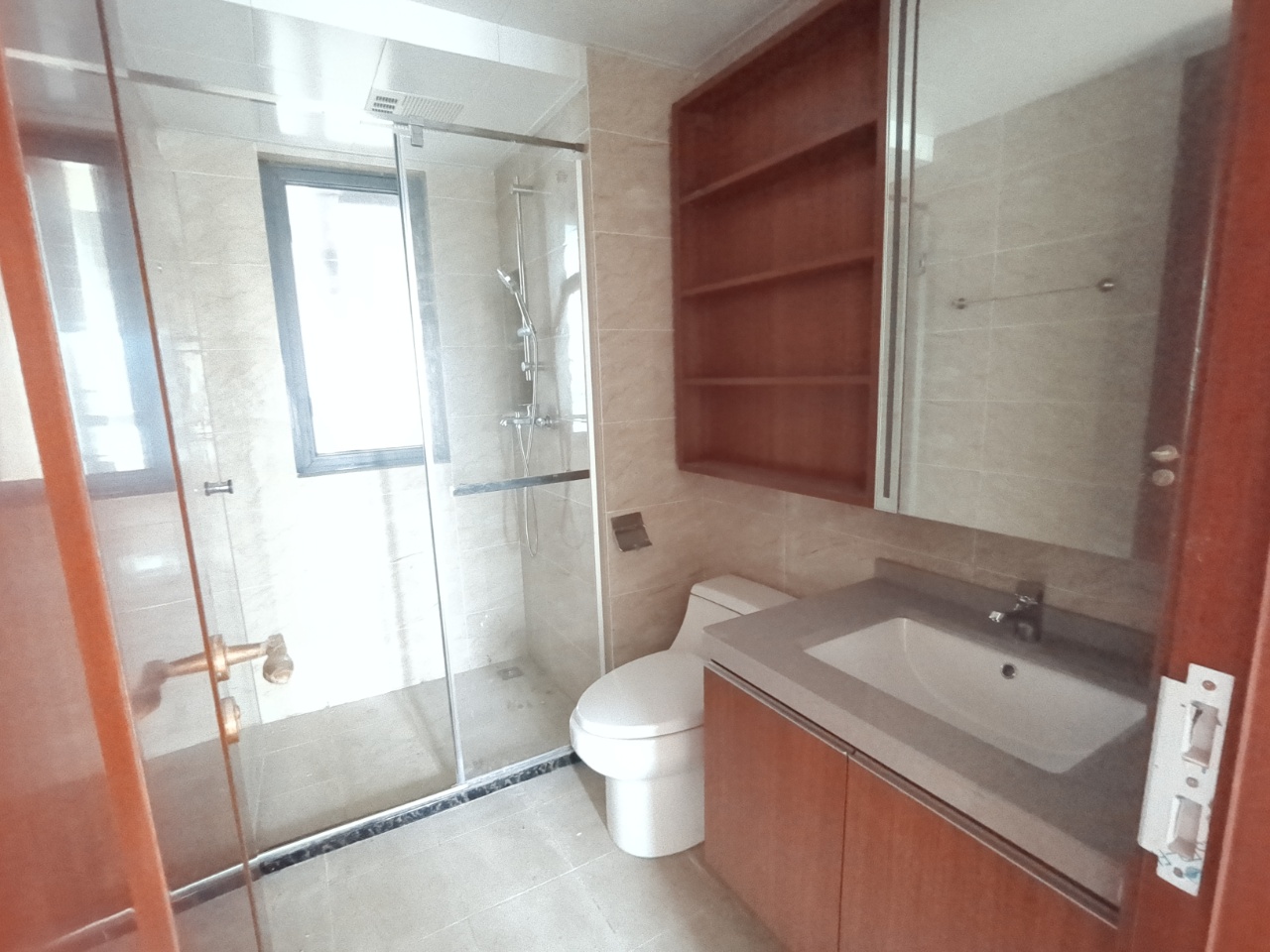 恒大名都 3室2厅1卫 1500.0元/月 恒大名都 3室2厅1卫 1500.0元/月室内图