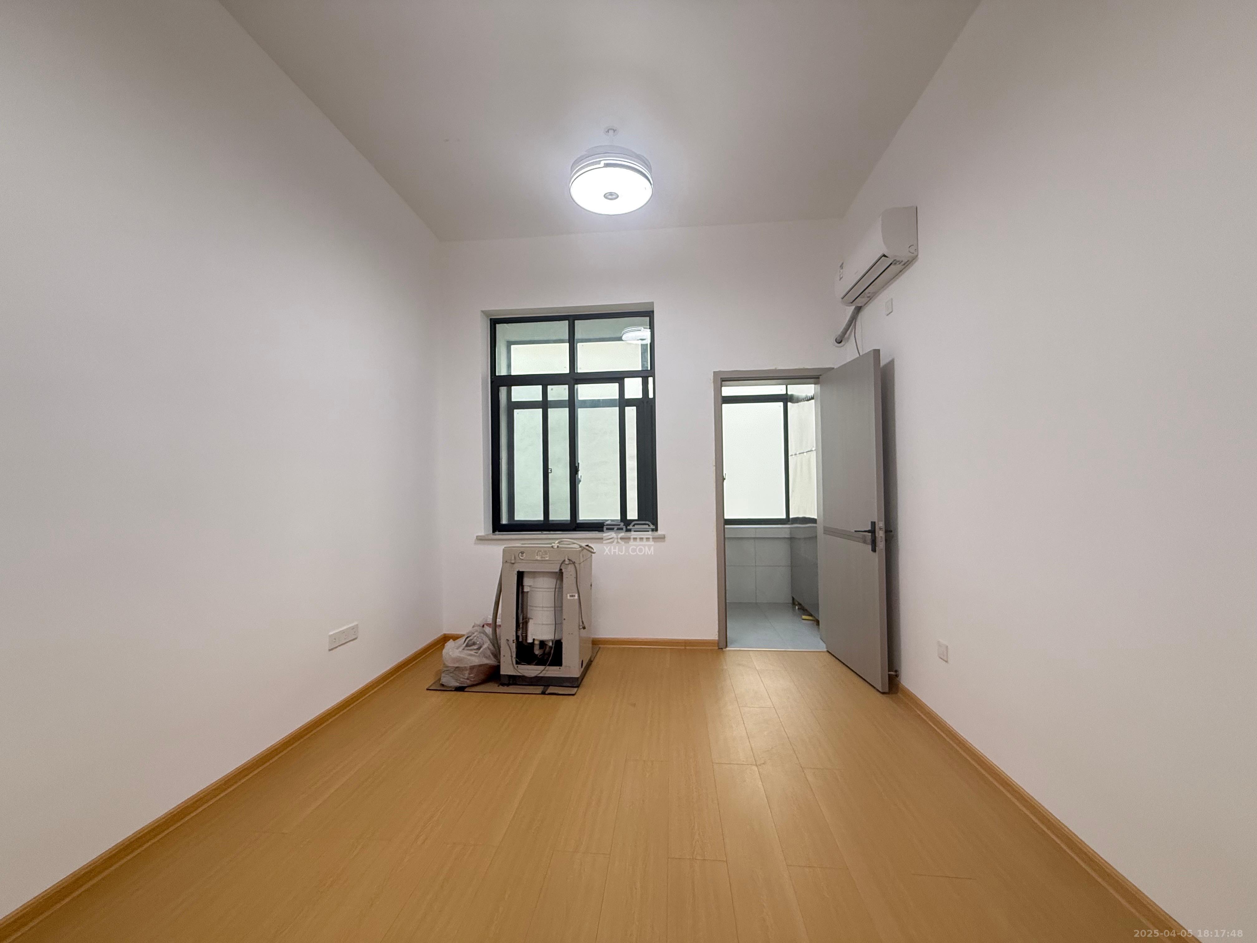 广电南院宿舍 4室2厅2卫 3500.0元/月 广电南院宿舍 4室2厅2卫 3500.0元/月室内图