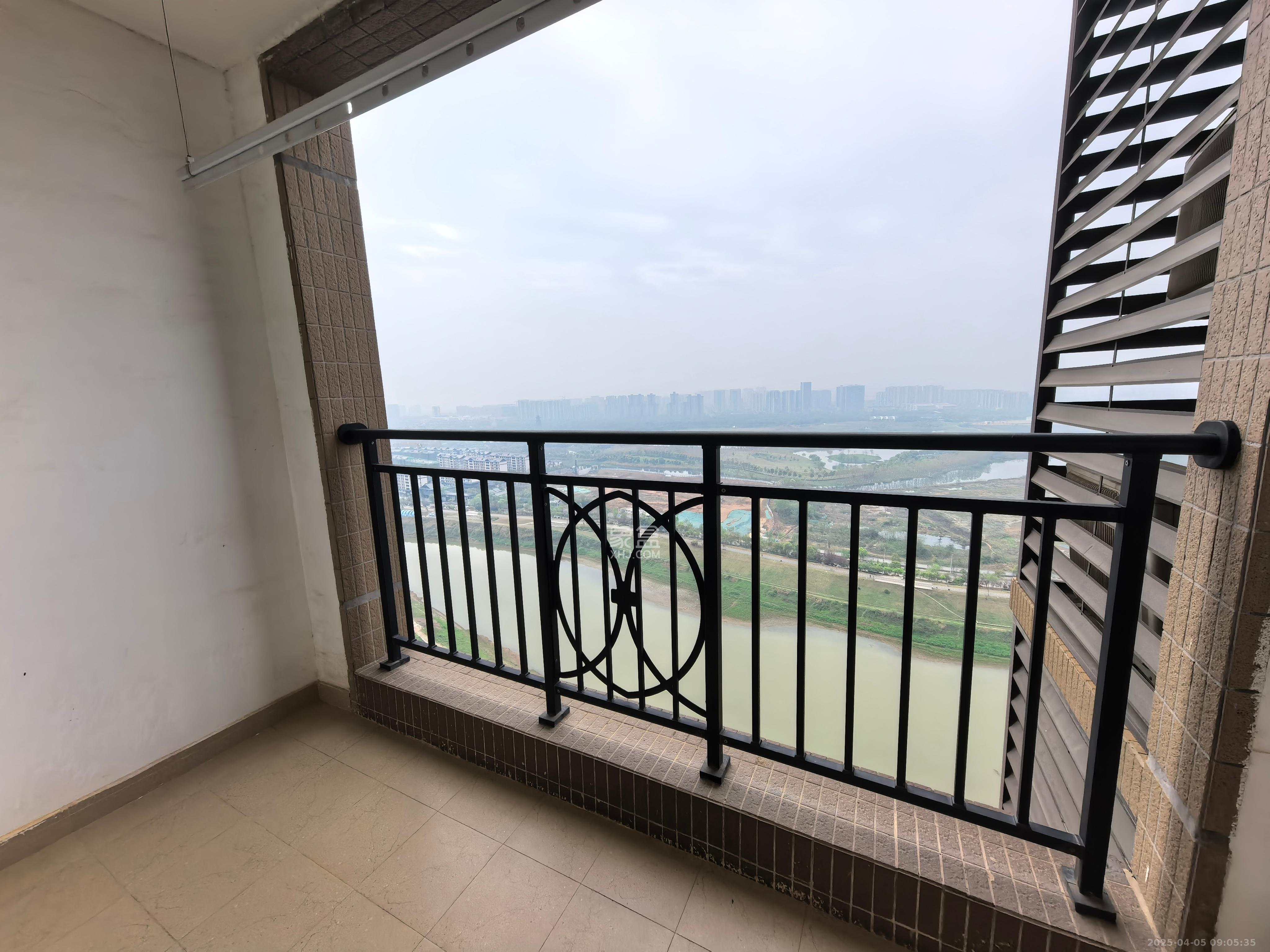 中海国际一期  3室2厅2卫   2200.00元/月室内图
