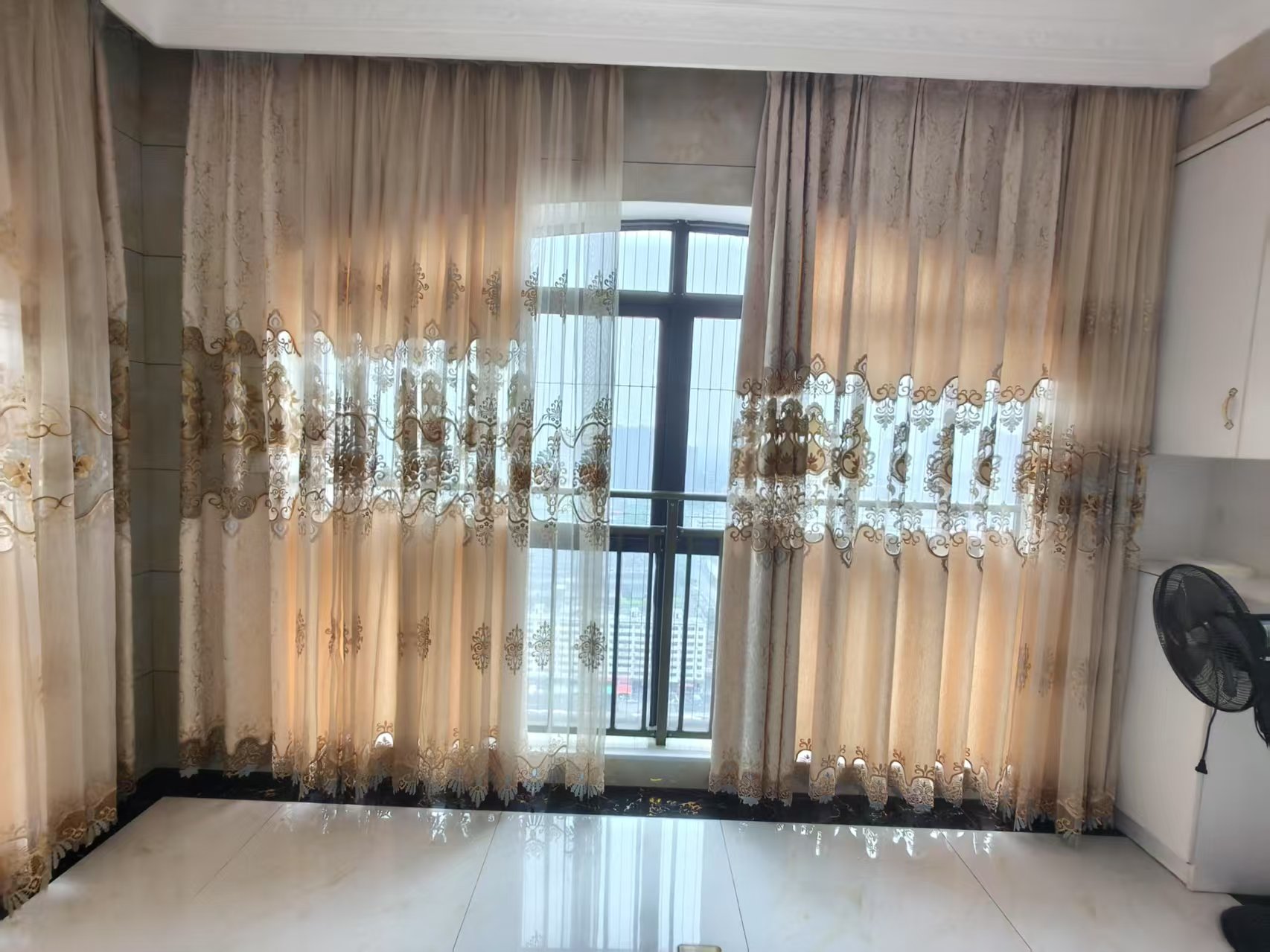 凯旋湖景水岸  3室2厅2卫   2200.00元/月室内图