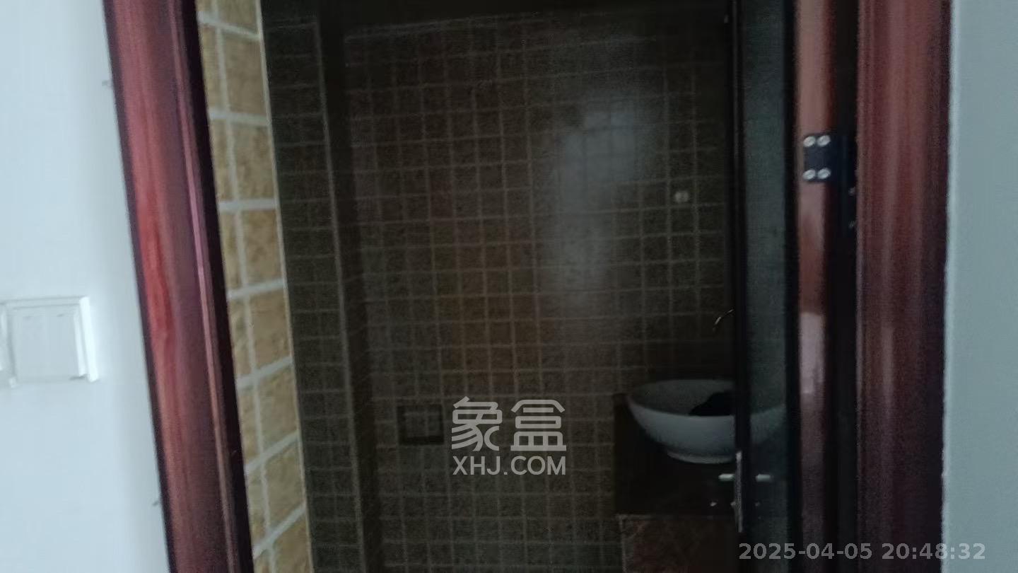 星大峰汇商务楼 1室1厅2卫 2800.0元/月 星大峰汇商务楼 1室1厅2卫 2800.0元/月室内图