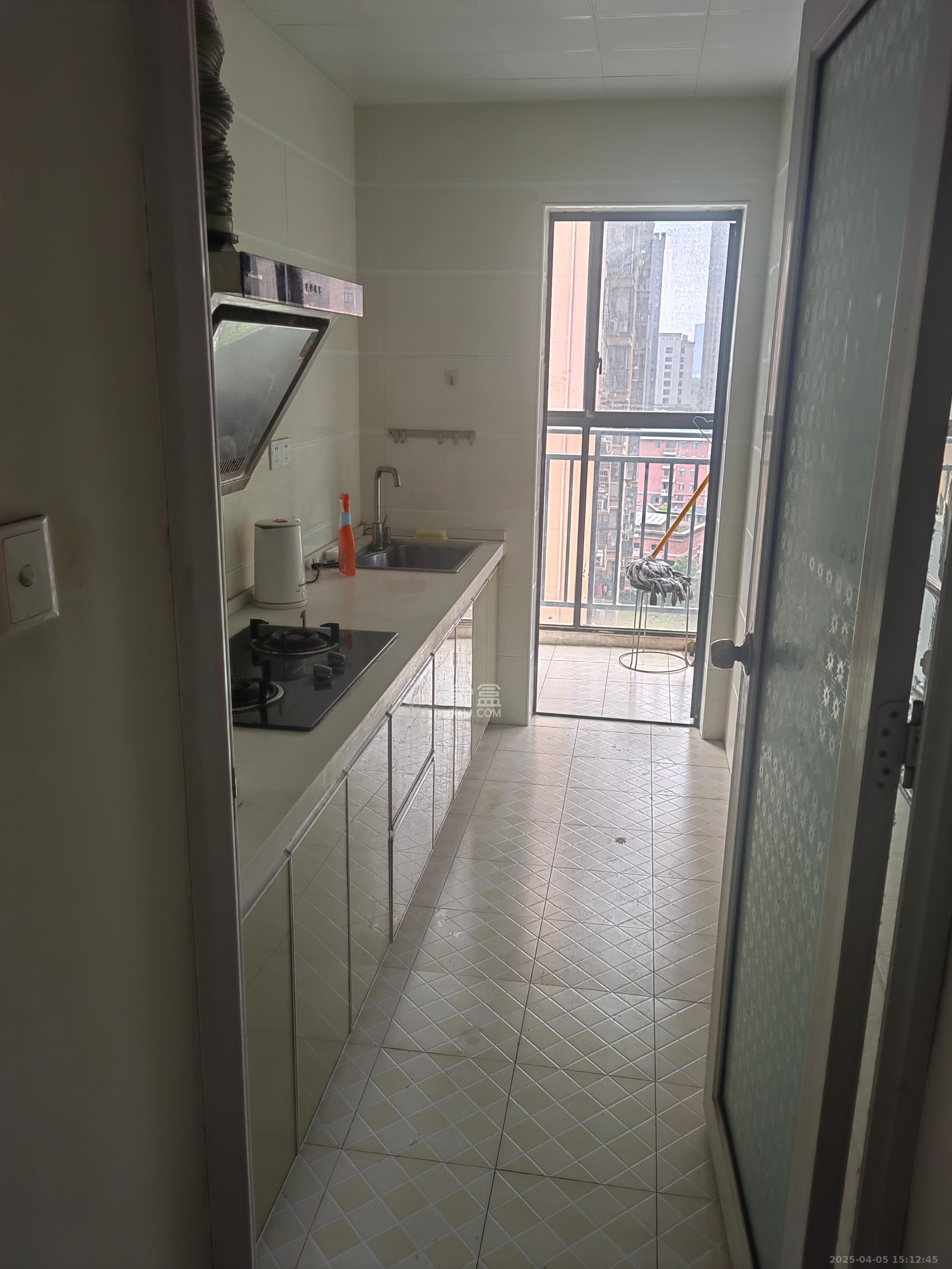 COCO蜜城  3室2厅1卫    2500.0元/月 COCO蜜城  3室2厅1卫    2500.0元/月