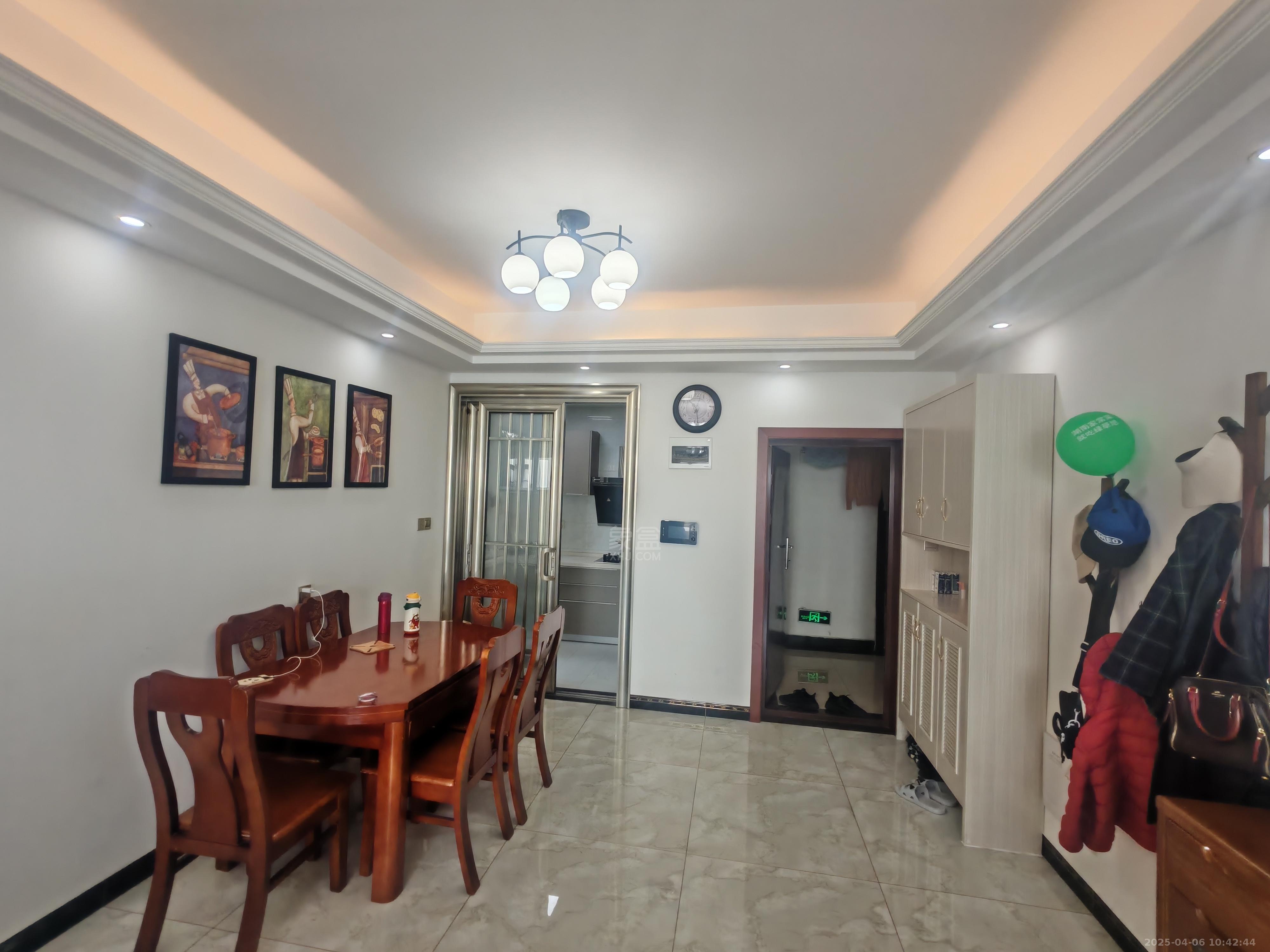 华晨御园 2室2厅1卫 1800.0元/月 华晨御园 2室2厅1卫 1800.0元/月室内图