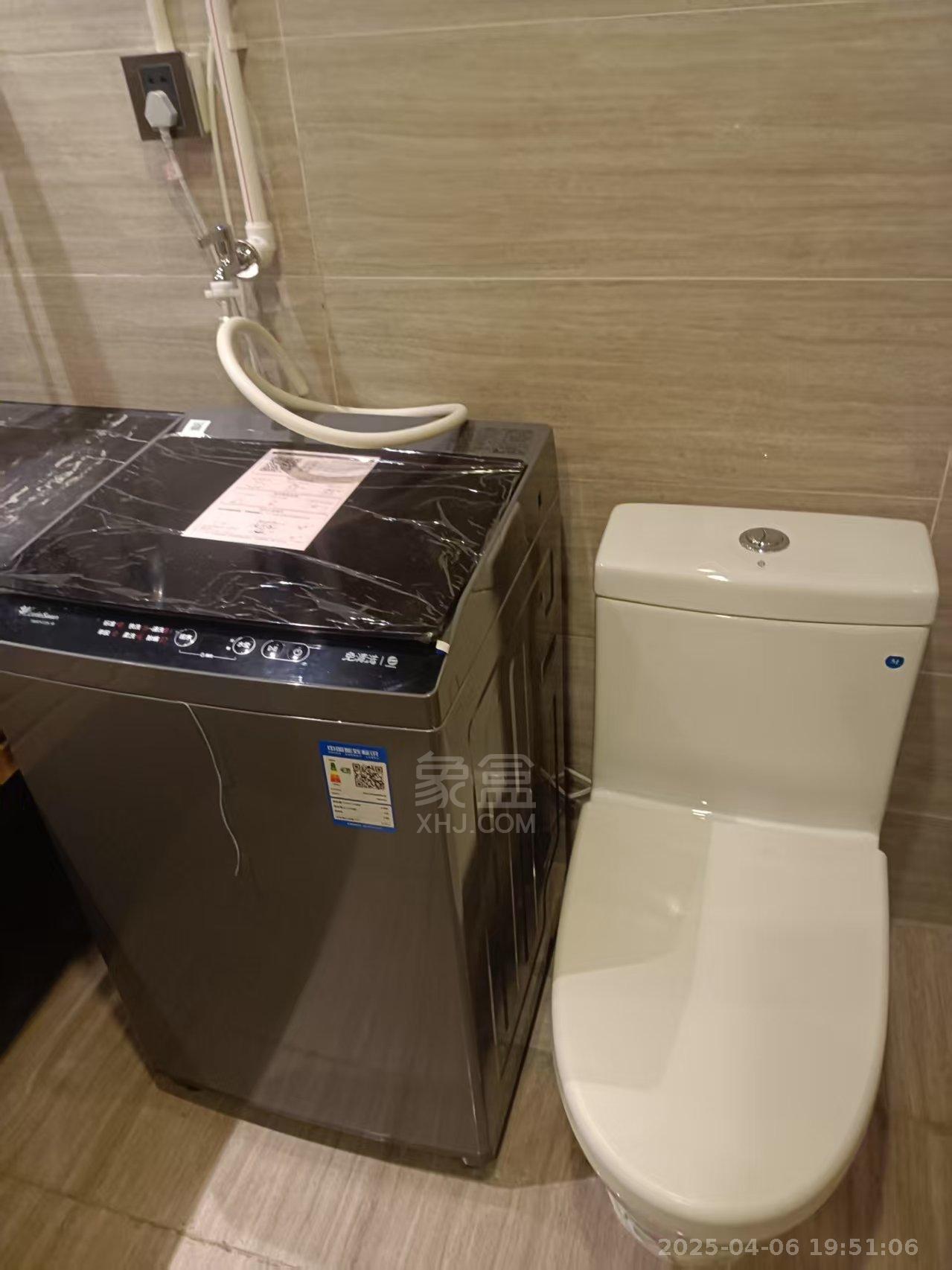 富华商业广场 1室1厅1卫 900.0元/月 富华商业广场 1室1厅1卫 900.0元/月室内图